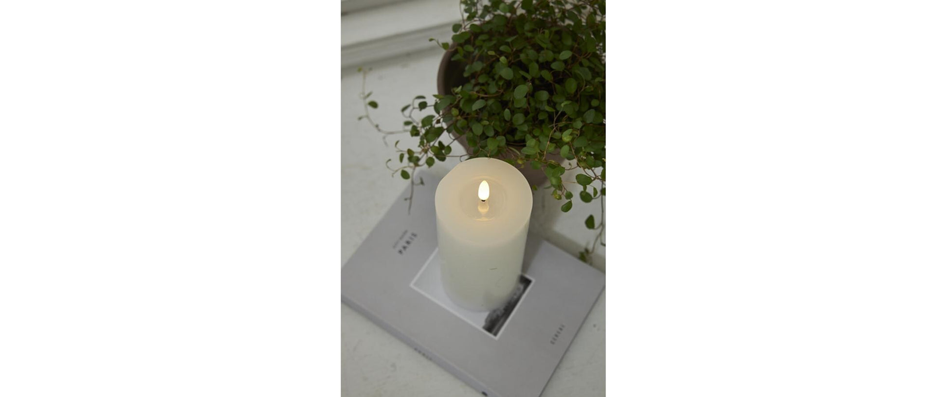 Star Trading LED-Säulenkerze – Ø 7,5 × 17,5 cm – Timerfunktion, Akku (2 × AA), Weiss, 1-teilig