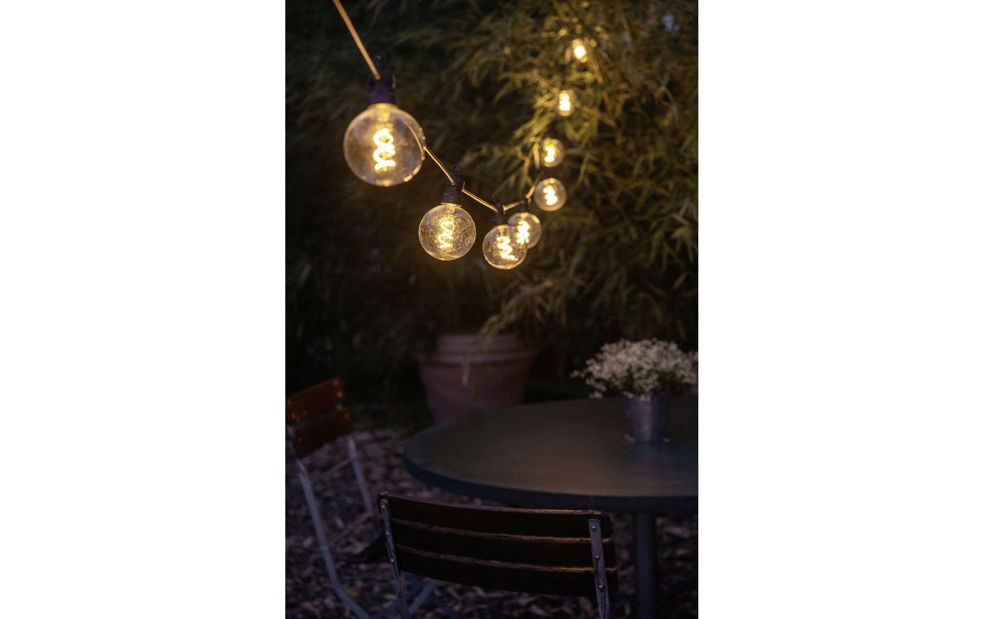 STT Lichterkette SOL-150-01 – 5 m – Warmweiss – 12 W – IP55 – Solarbetrieb – dimmbar – Schwarz – Kunststoff