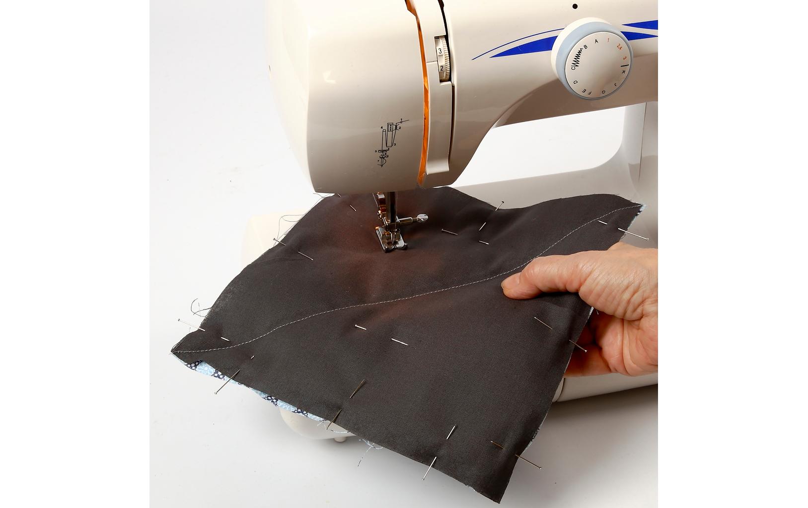 Creativ Company Füllvlies, Polyester, Weiss, 160 cm × 10 m, 6 mm, 1 Stk.