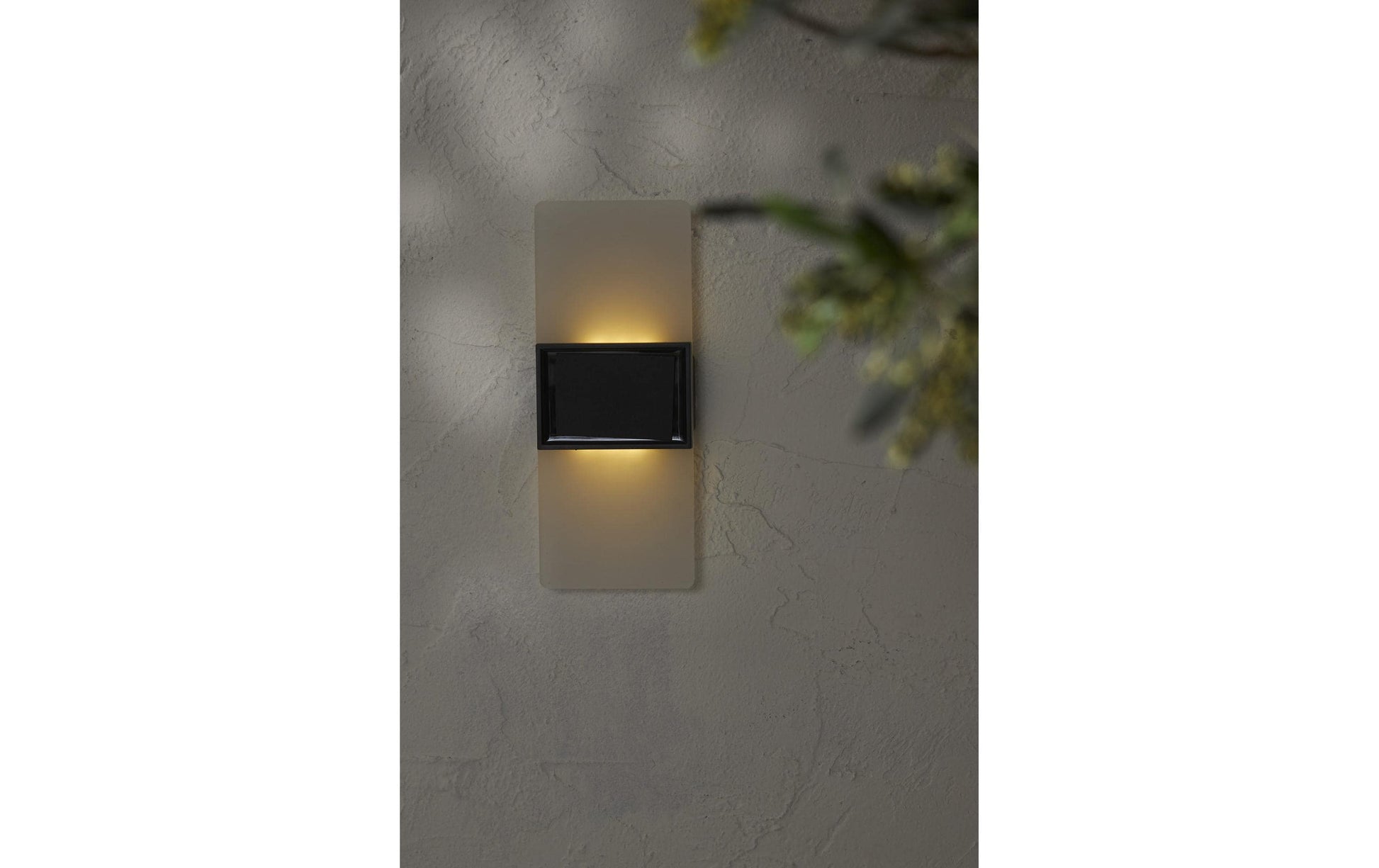 Star Trading Aussenwandleuchte – Warmweiss, 2700–6500 K – IP44 – Solarbetrieb – mit Dämmerungssensor – Beige