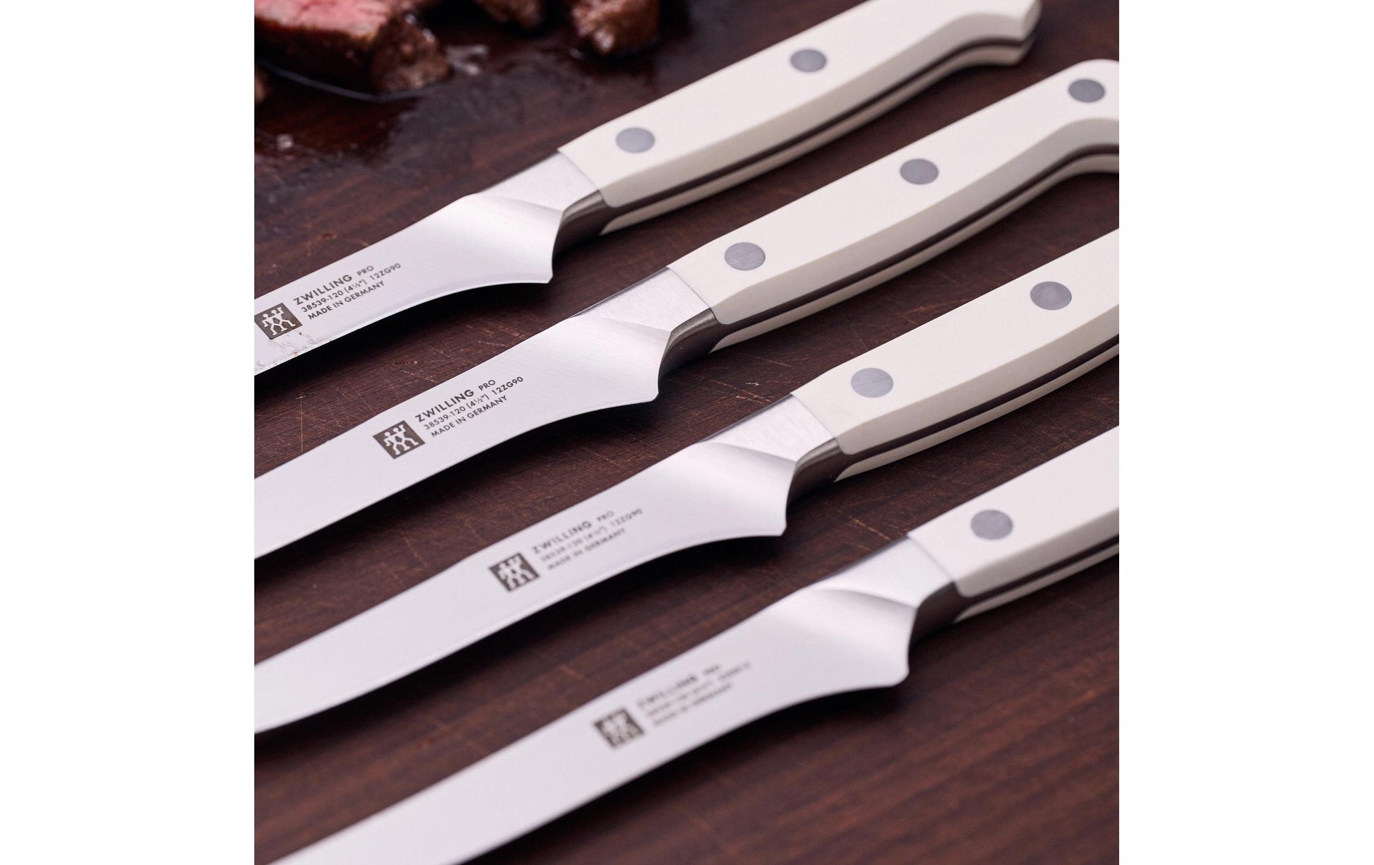 ZWILLING Pro le blanc Steakmesser – 4er-Set, 33 cm, Glatter Schliff, Edelstahl, Kunststoffgriff, Weiss