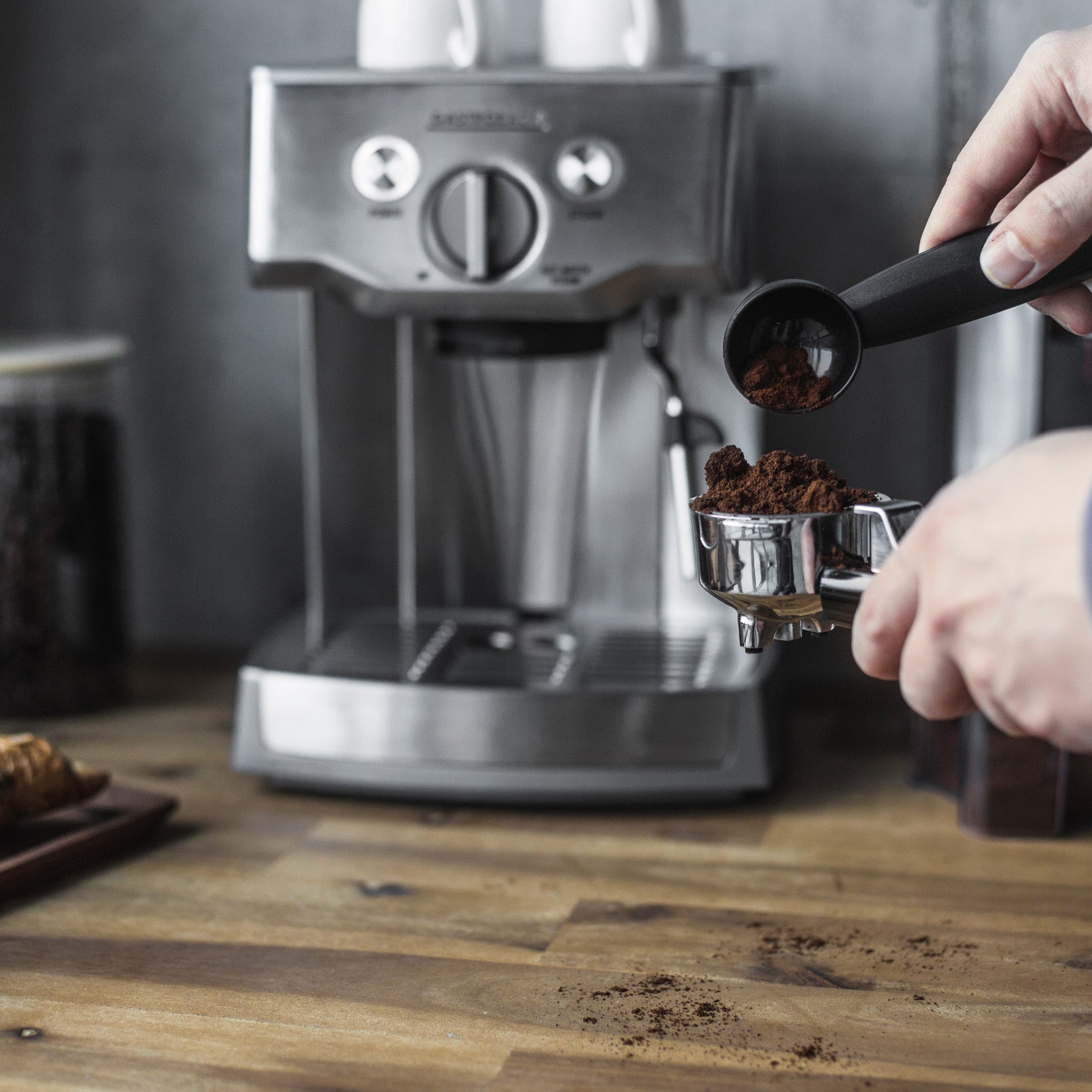 Gastroback Design Espresso Pro Espressomaschine (Siebträger) – 15 bar, 1,5 l, Milchschaumdüse, Edelstahl