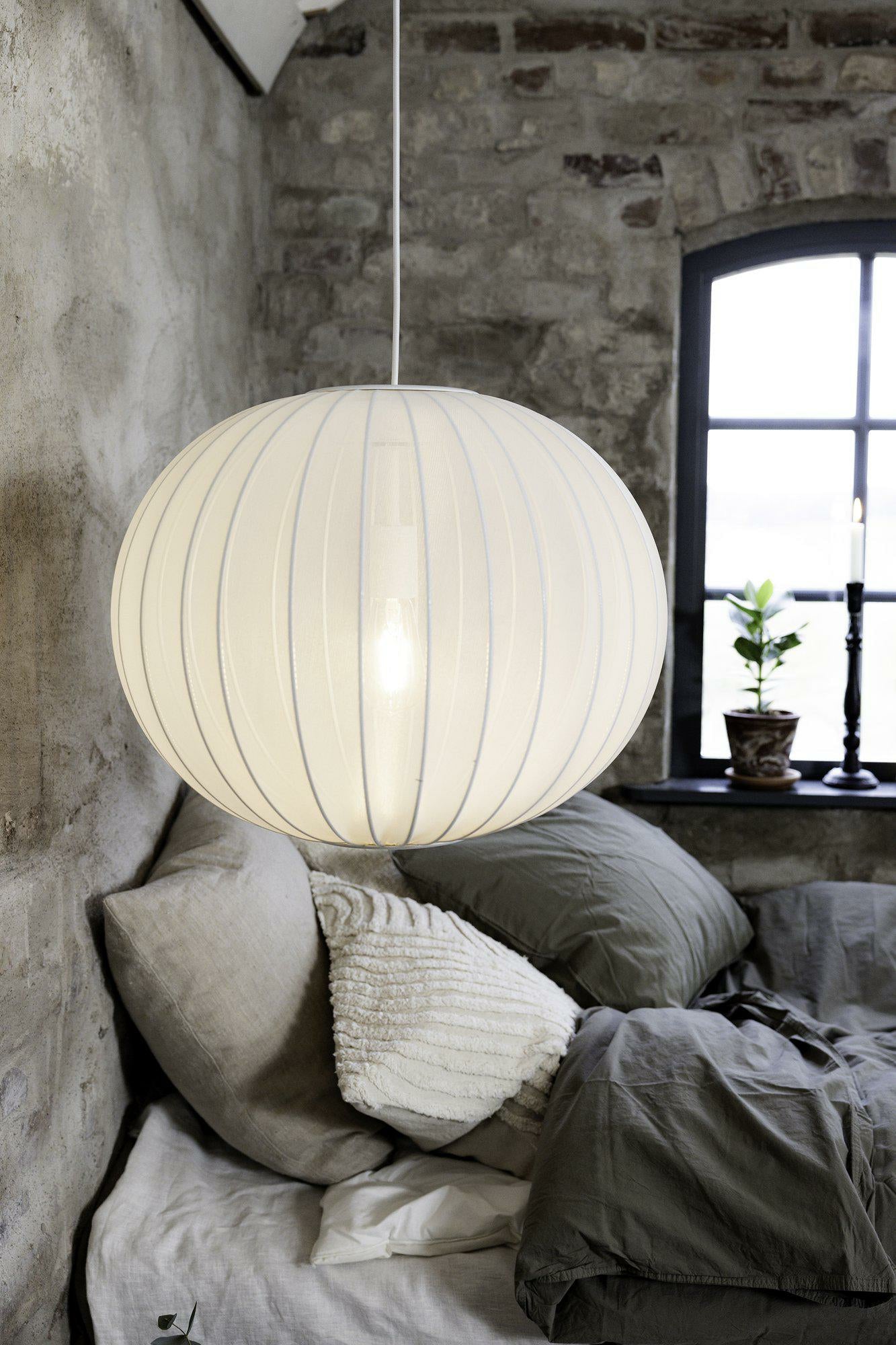 Markslöjd Pendelleuchte Florence – Ø 50 × 40 cm, 40 W, Neutralweiss, Weiss