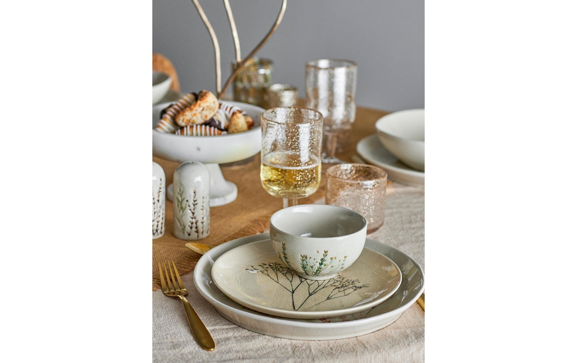 Bloomingville Geschirrset Bea – 12-teiliges Set, Ø 11/22/27,5 cm, Steingut, Natur, spülmaschinenfest