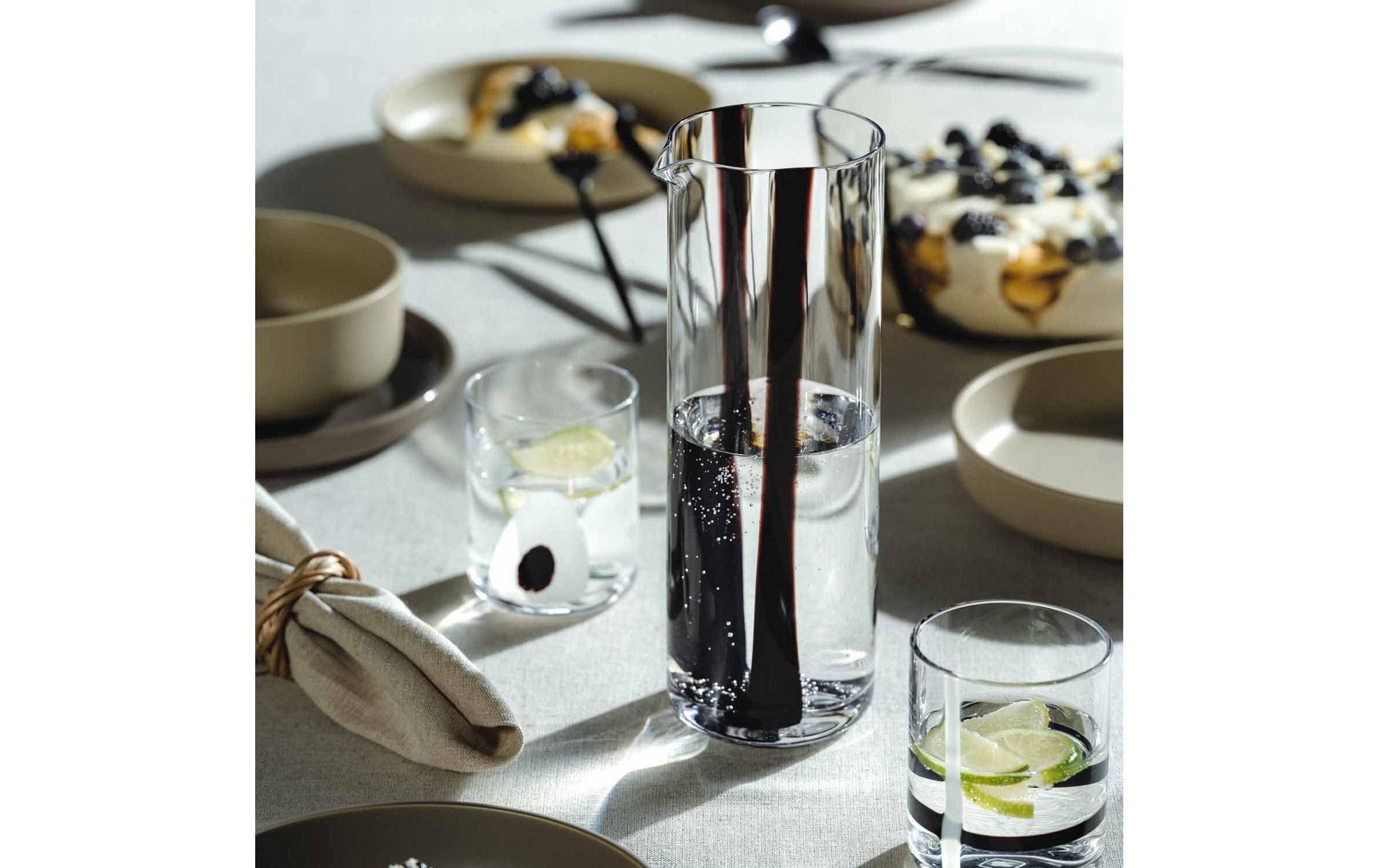 LEONARDO Trinkglas – 0,30 l, Glas, Schwarz, Transparent, spülmaschinenbeständig, 2 Stück