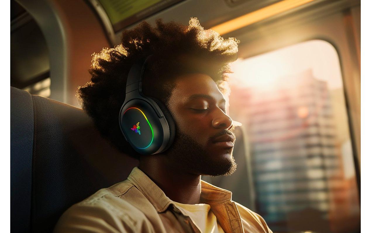 Razer Barracuda X Chroma – Gaming-Headset (Over-Ear) – 2,4-GHz-Empfänger (USB-C), Bluetooth – Schwarz – bis 70