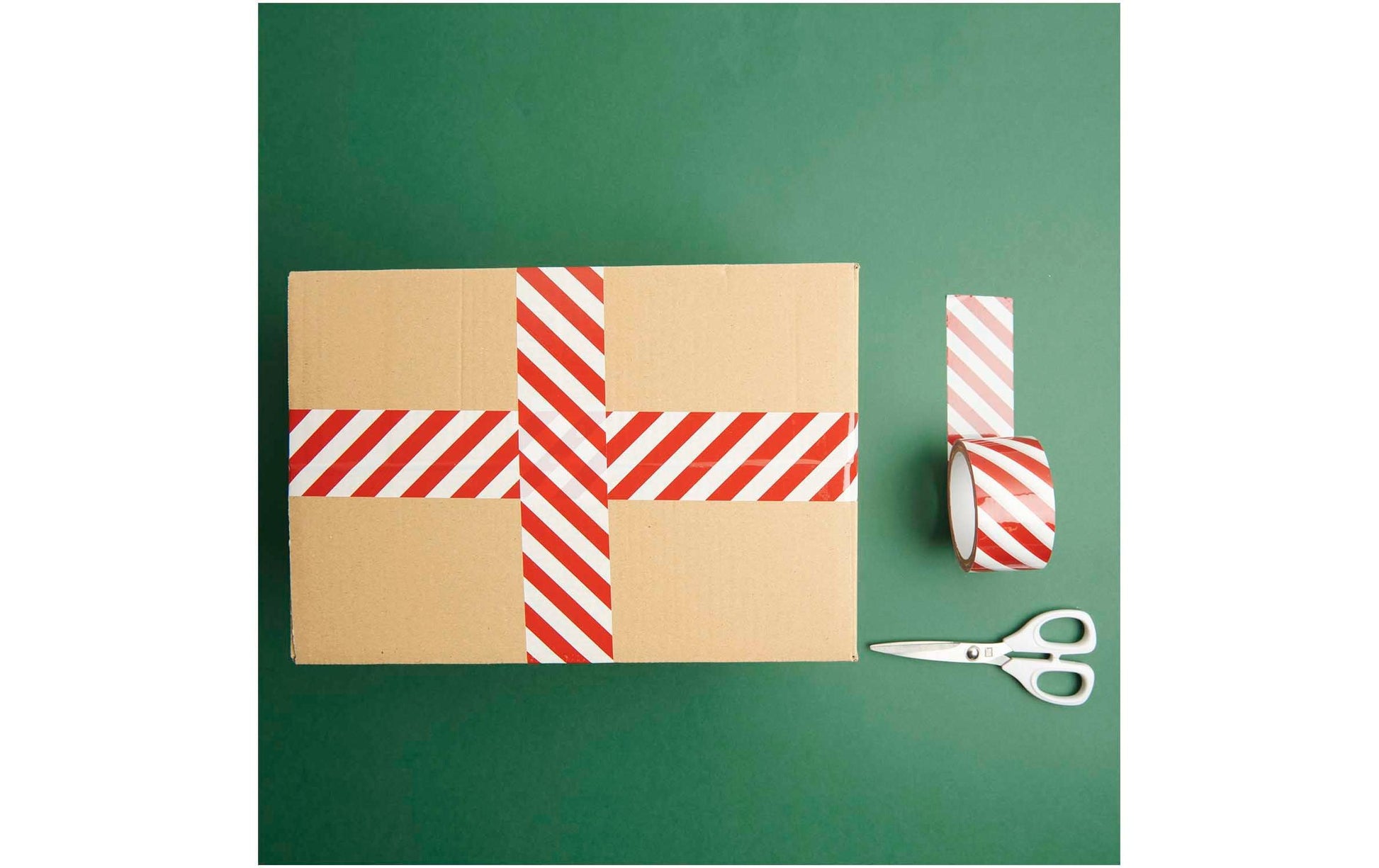 Rico Design Verpackungsklebeband, Papier, weiss, Muster (rot/weiss) – 50 mm × 33 m – 1 Stück