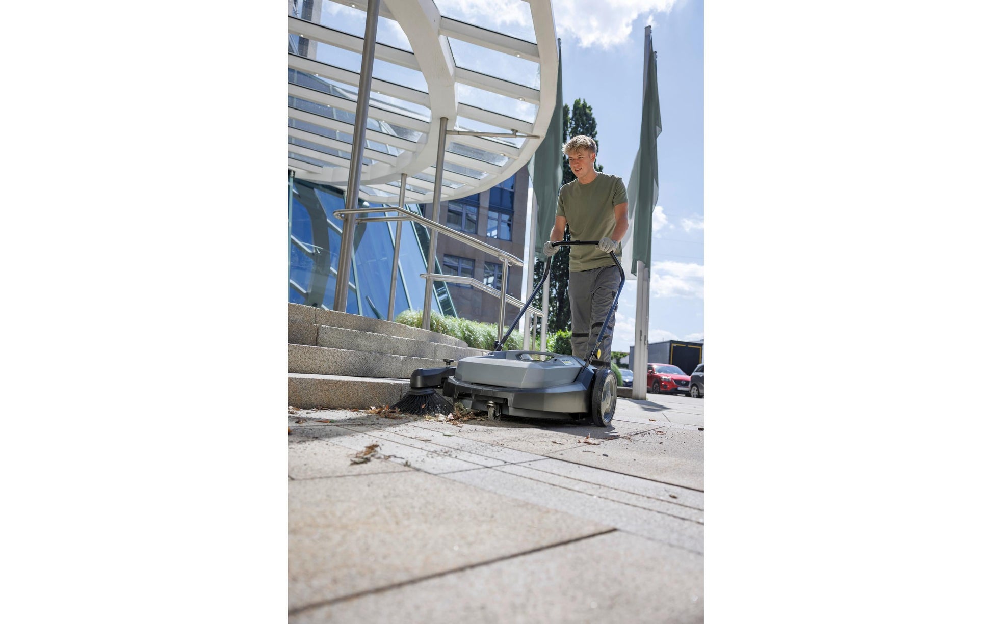 Karcher AG Kehrmaschine KM 70/20 C – Arbeitsbreite 48 cm, manuell, schwarz