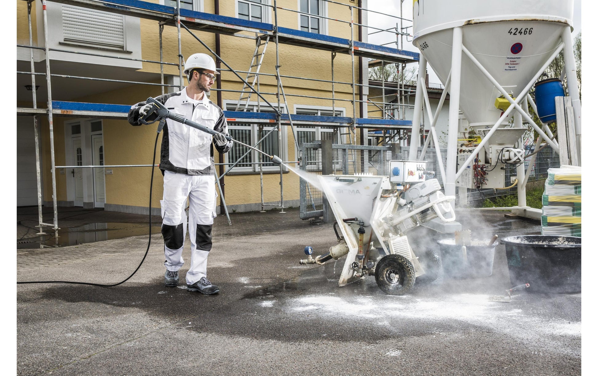 Kärcher Heisswasser Hochdruckreiniger HDS 5/11 U – Betriebsdruck 110 bar, Benzintank 6,5 l, Schlauchlänge 10 m