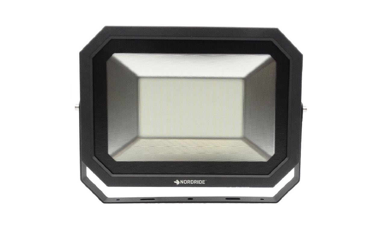 NORDRIDE Aussenwandleuchte Flat – 42×28 cm – 17'250 lm, 150 W – Kaltweiss, 5000 K – IP65 – Netzbetrieb – Schwa