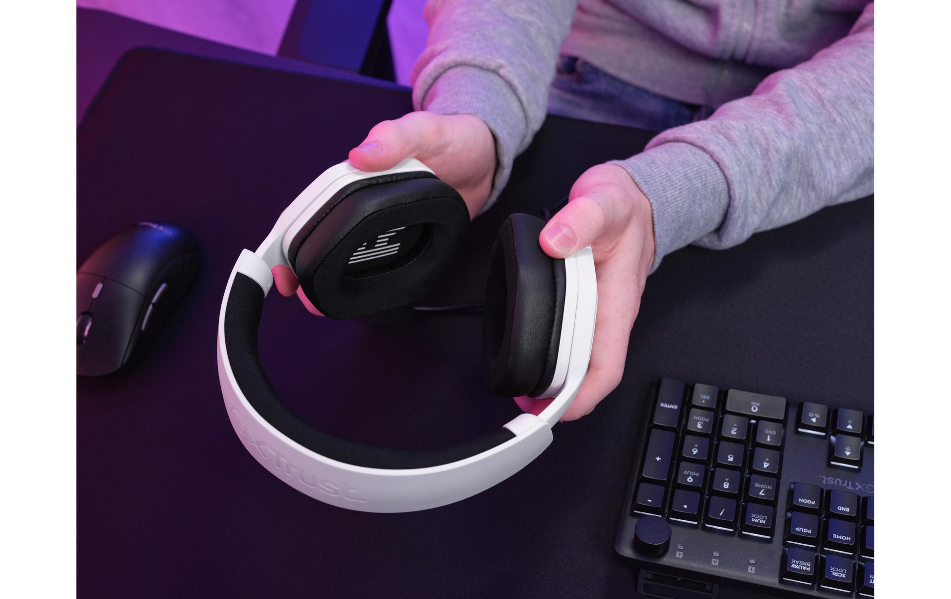 Trust GXT492W Gaming-Headset – Over-Ear, Stereo, Kabelgebunden, 3,5 mm Klinke, für PC, PS4/PS5, Xbox und mehr, Weiss