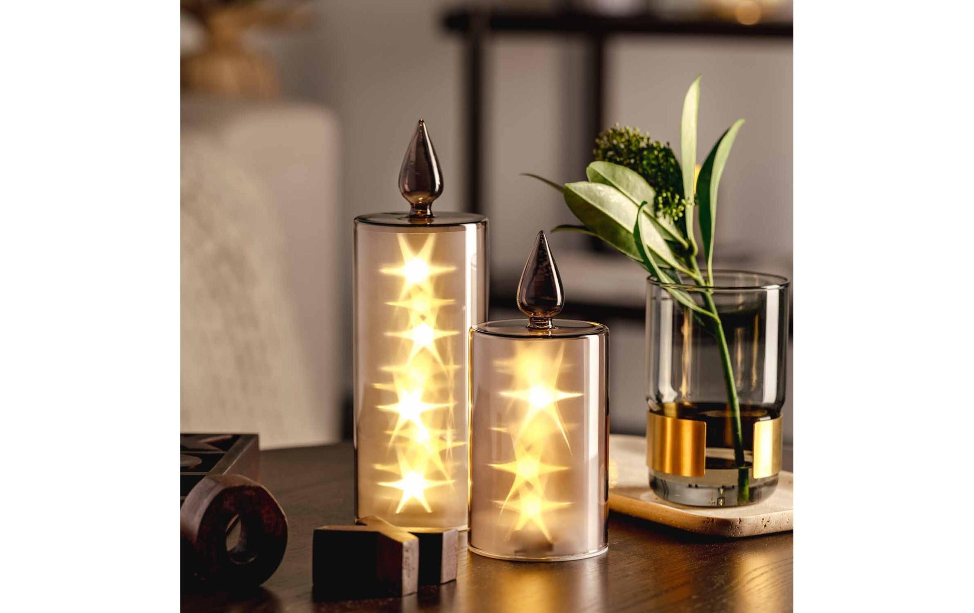 LEONARDO LED-Kerze Silenzio 21 – Ø 9 × 23,5 cm, grau, Akku (3× AA)