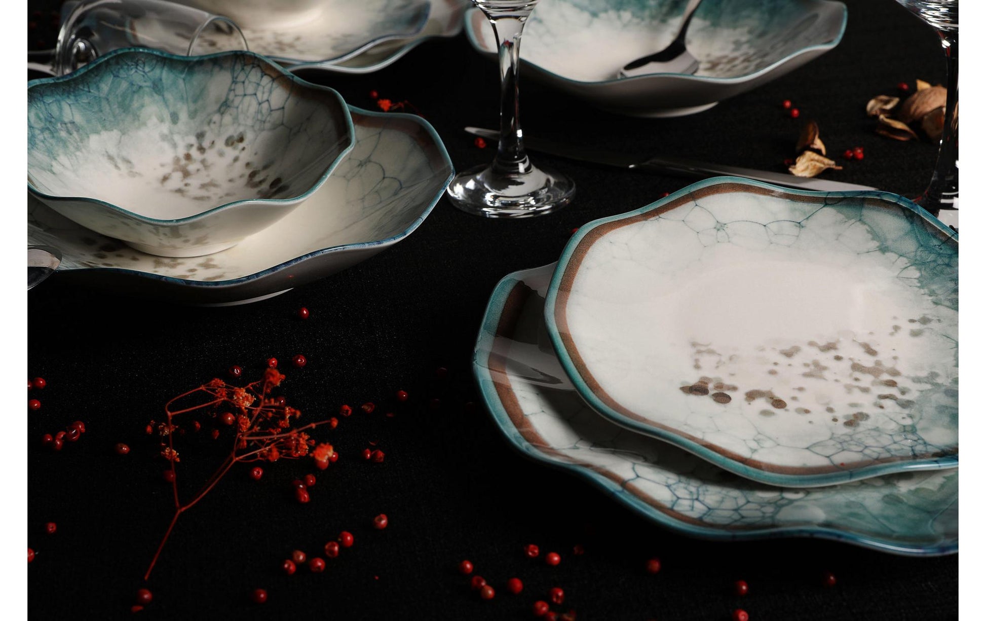 Hermia Geschirrset – 24-teiliges Set, Porzellan, Mehrfarbig