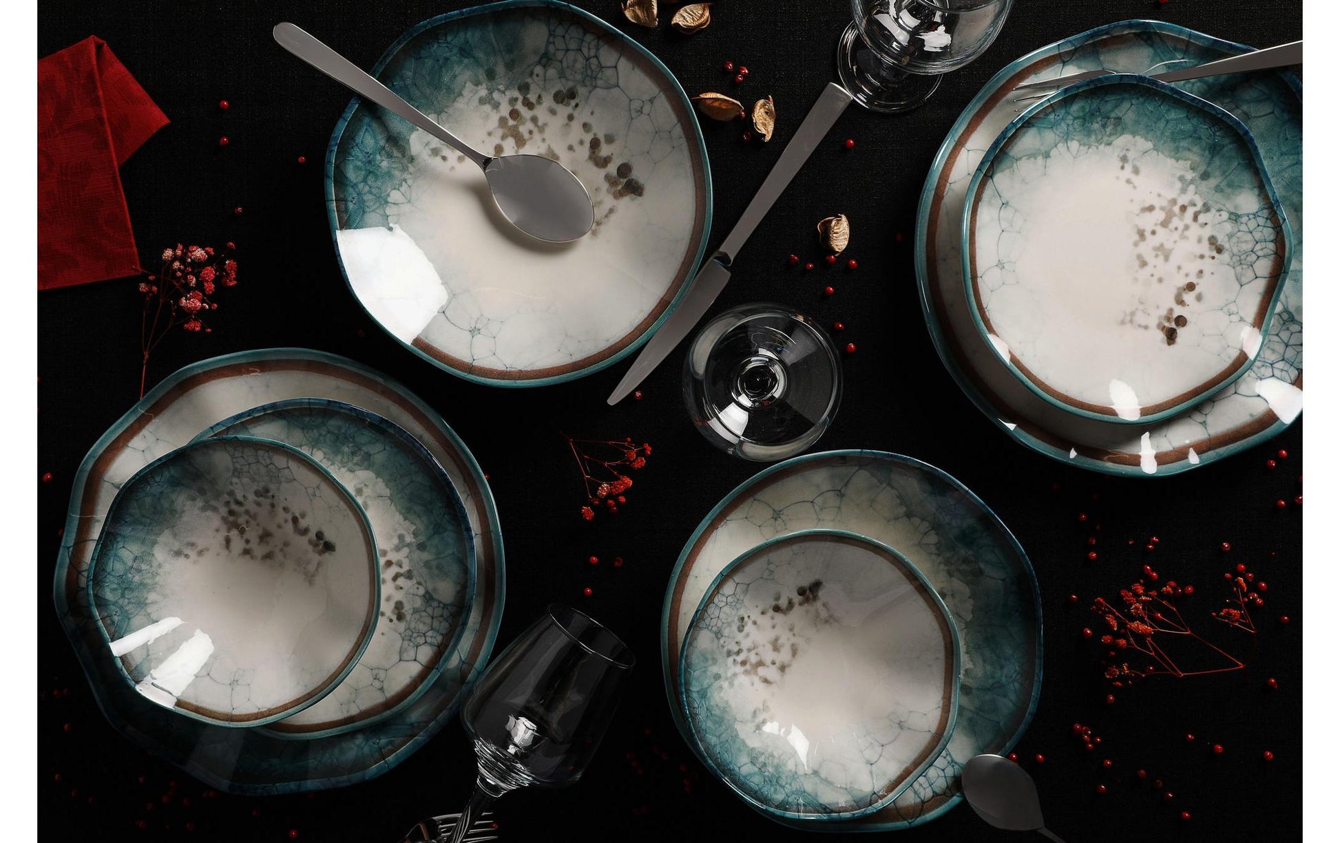 Hermia Geschirrset – 24-teiliges Set, Porzellan, Mehrfarbig