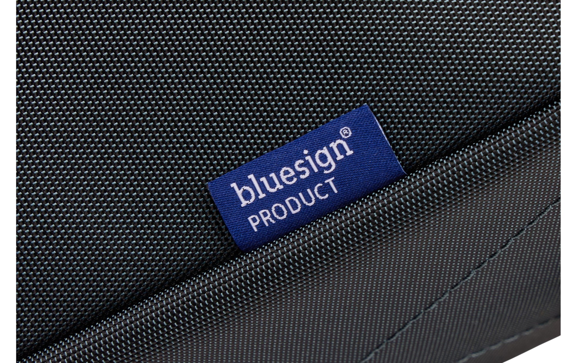 Thule Kulturbeutel Subterra 2 – bluesign, aufhängbar – 7 l – dunkelgrau – Polyester, TPU