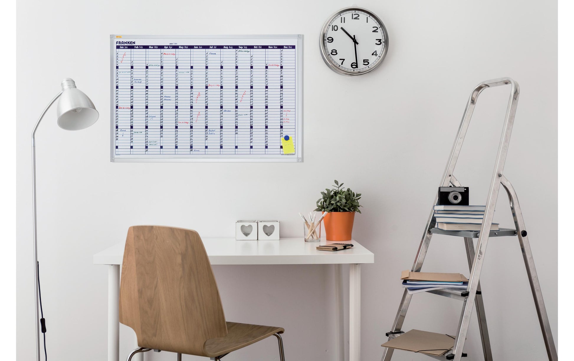 Franken Jahresplaner, magnetisch, Alurahmen – 90 × 60 cm, Weiss
