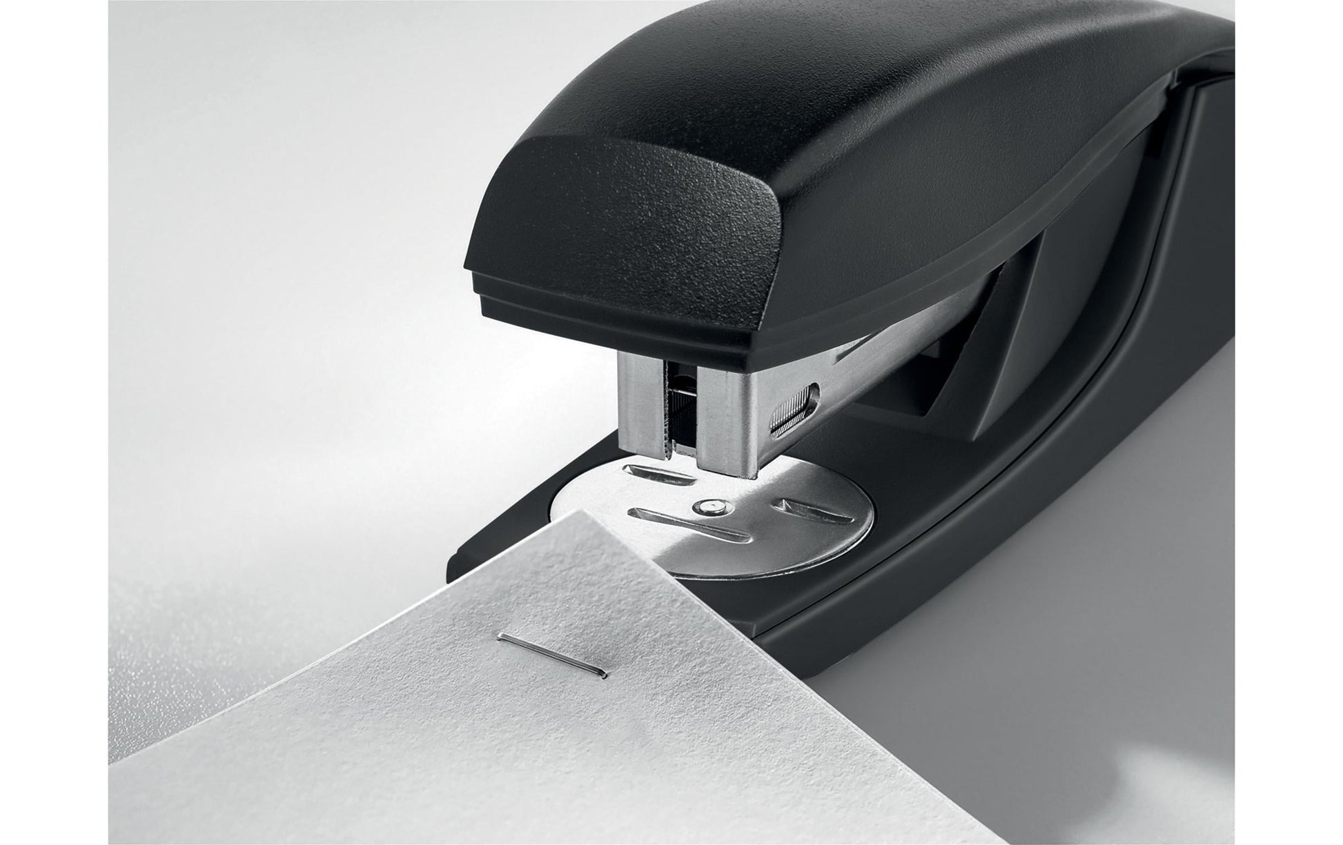 Leitz NeXXt 5604 – Hefter, für 24/6, 26/6, Oberlademechanik, integrierter Heftklammernentferner, schwarz