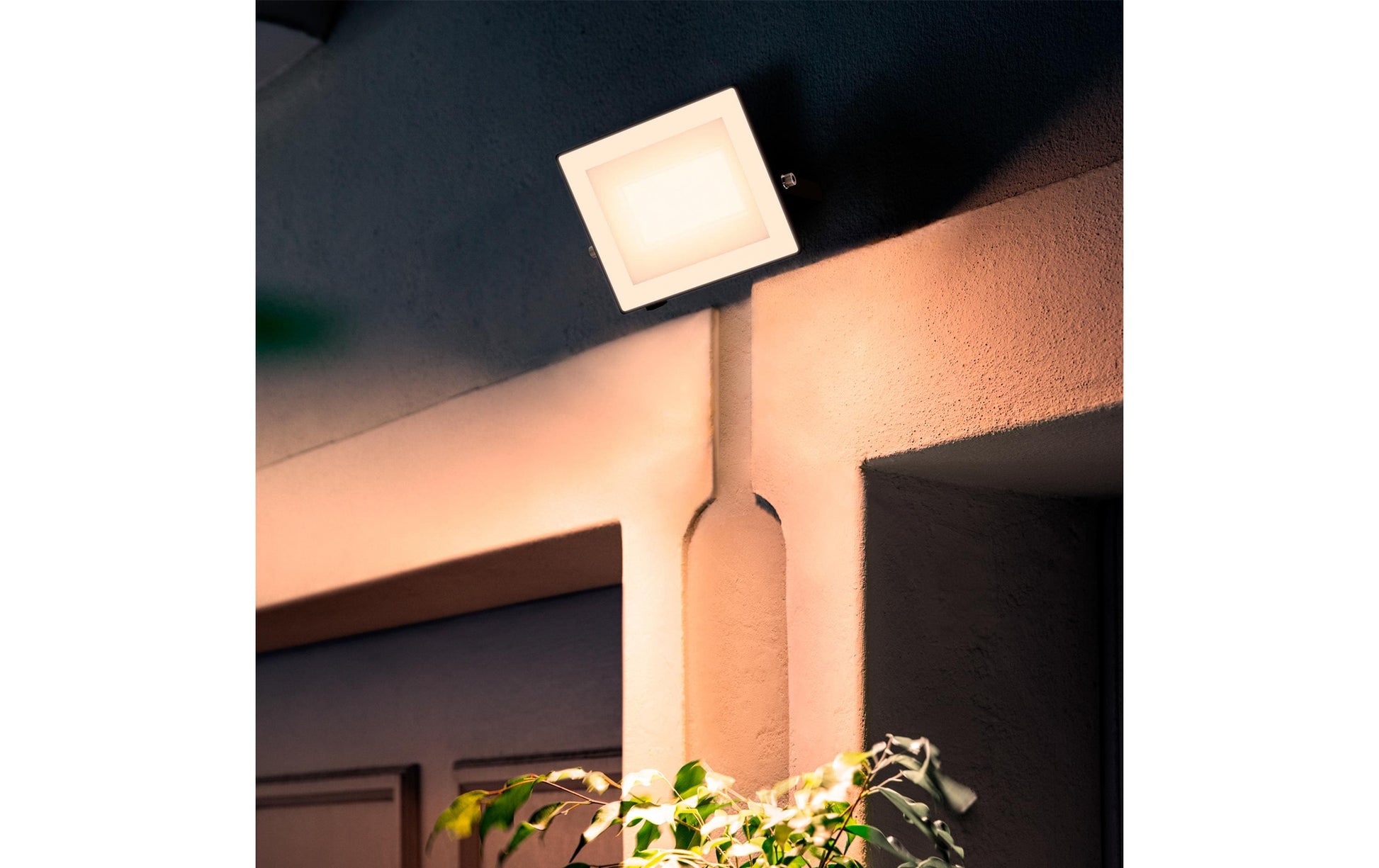 Philips by Signify Philips Aussenwandleuchte – 30 W – Warmweiss, 3000 K – IP65 – Netzbetrieb – schwenkbar – Schwarz – Aluminium