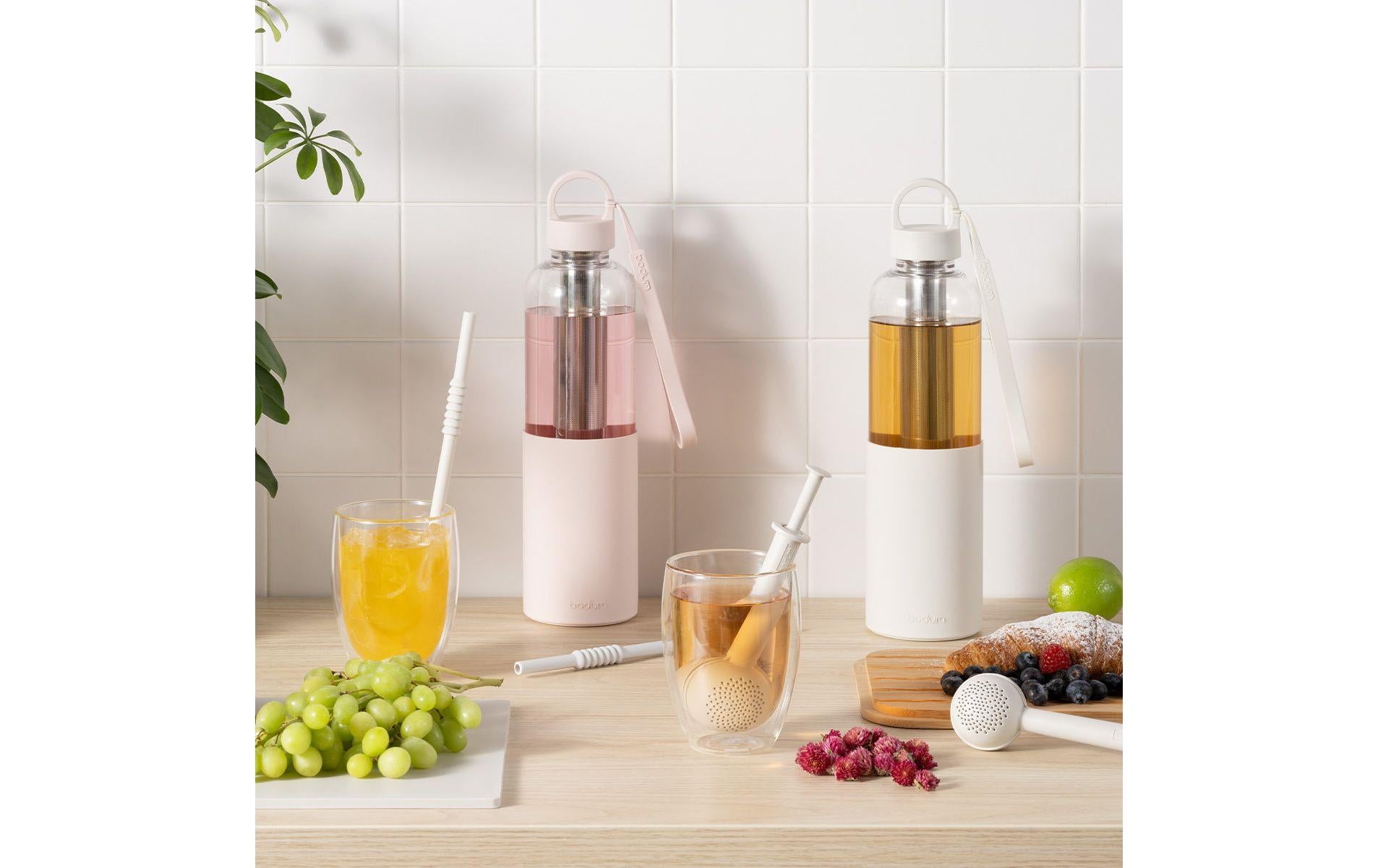 Bodum Melior Trinkflasche 1,2 l – mit Edelstahlsieb, Kunststoff, Weiss
