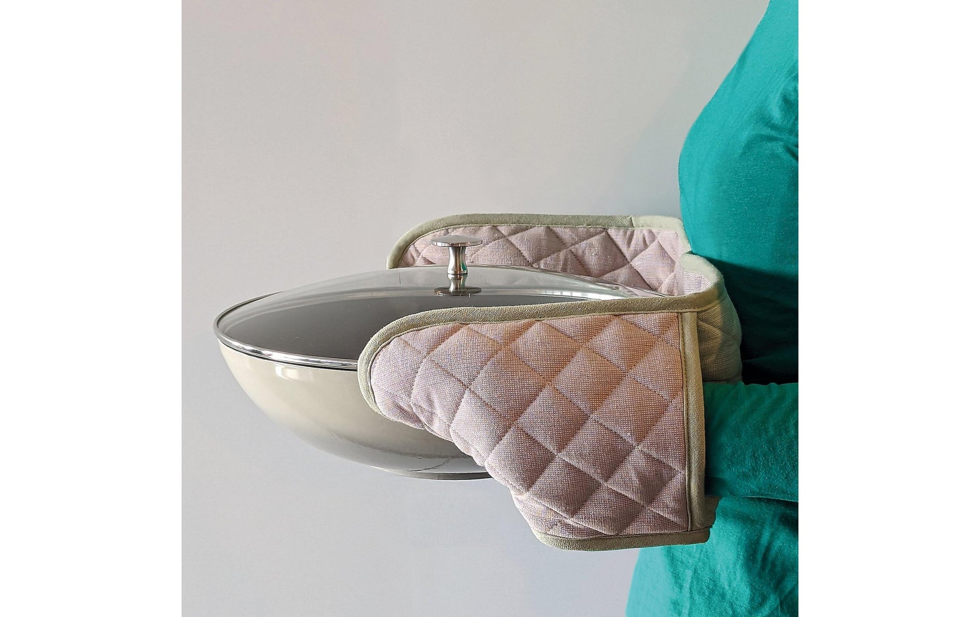 Kela Tia – Ofenhandschuh 18,0 × 90,0 cm, Baumwolle, S/M, Grün, Nougat