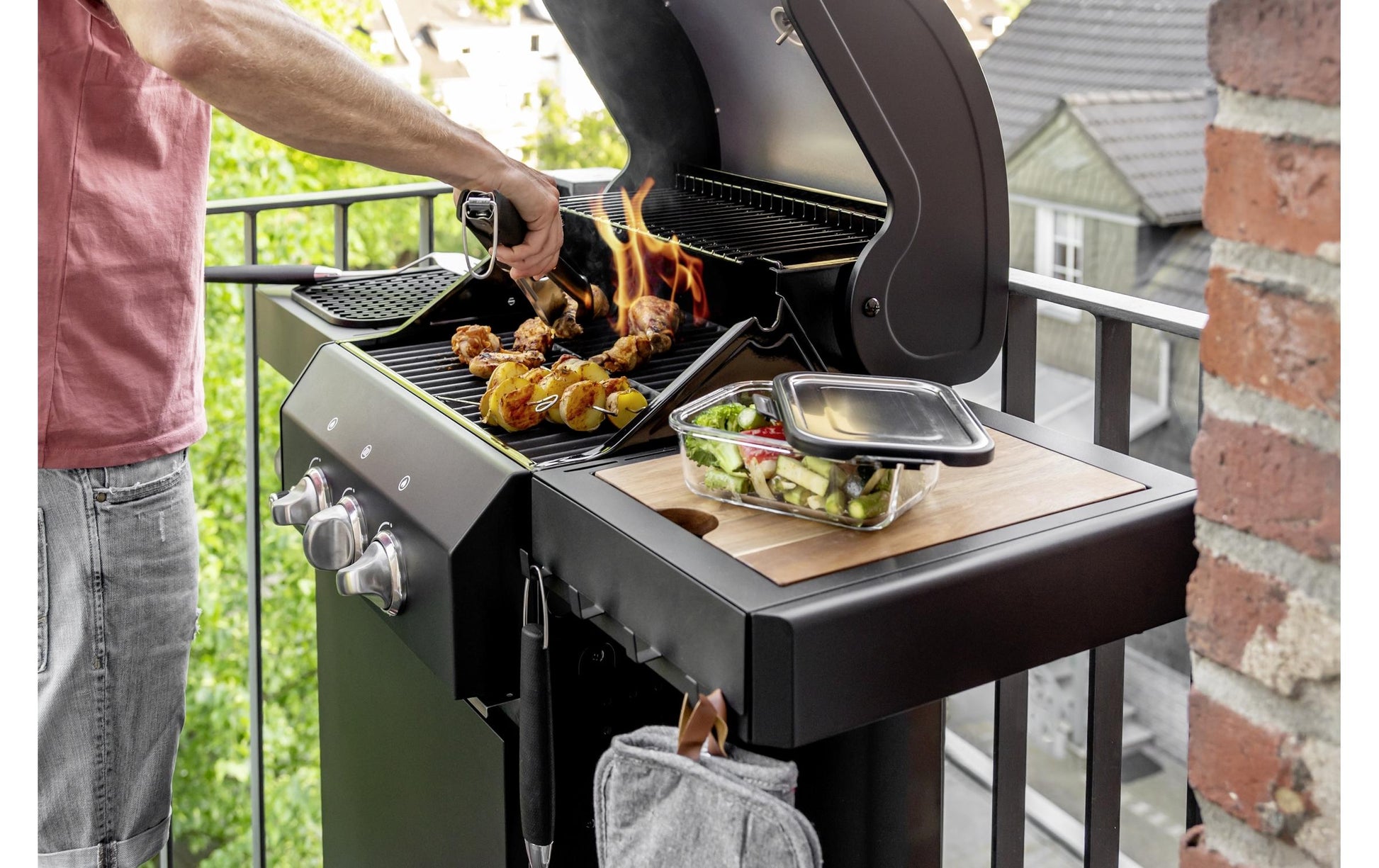 WENKO Grillzange 4,5 × 4,1 × 45 cm, Edelstahl/Silikon, Silber/Schwarz, spülmaschinenfest