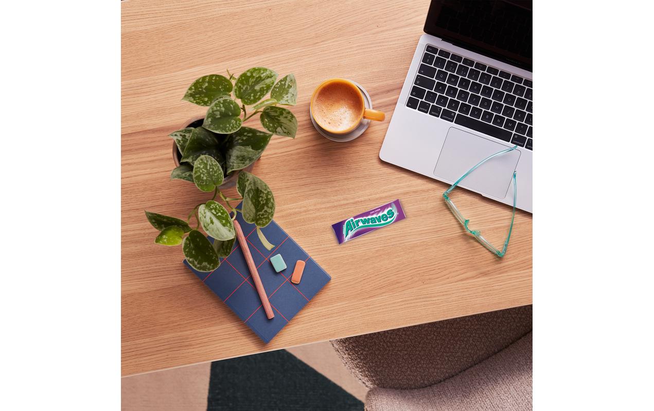 Airwaves Cool Cassis Kaugummi – Menthol & schwarze Johannisbeere, zuckerfrei – 30 × 14 g