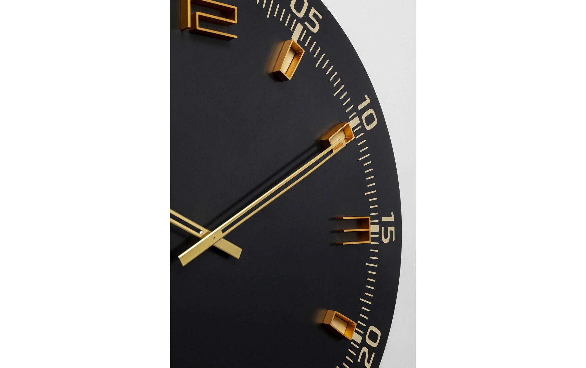 KARE Milk Bar Wanduhr – Analog, Ø 60 cm, Holz