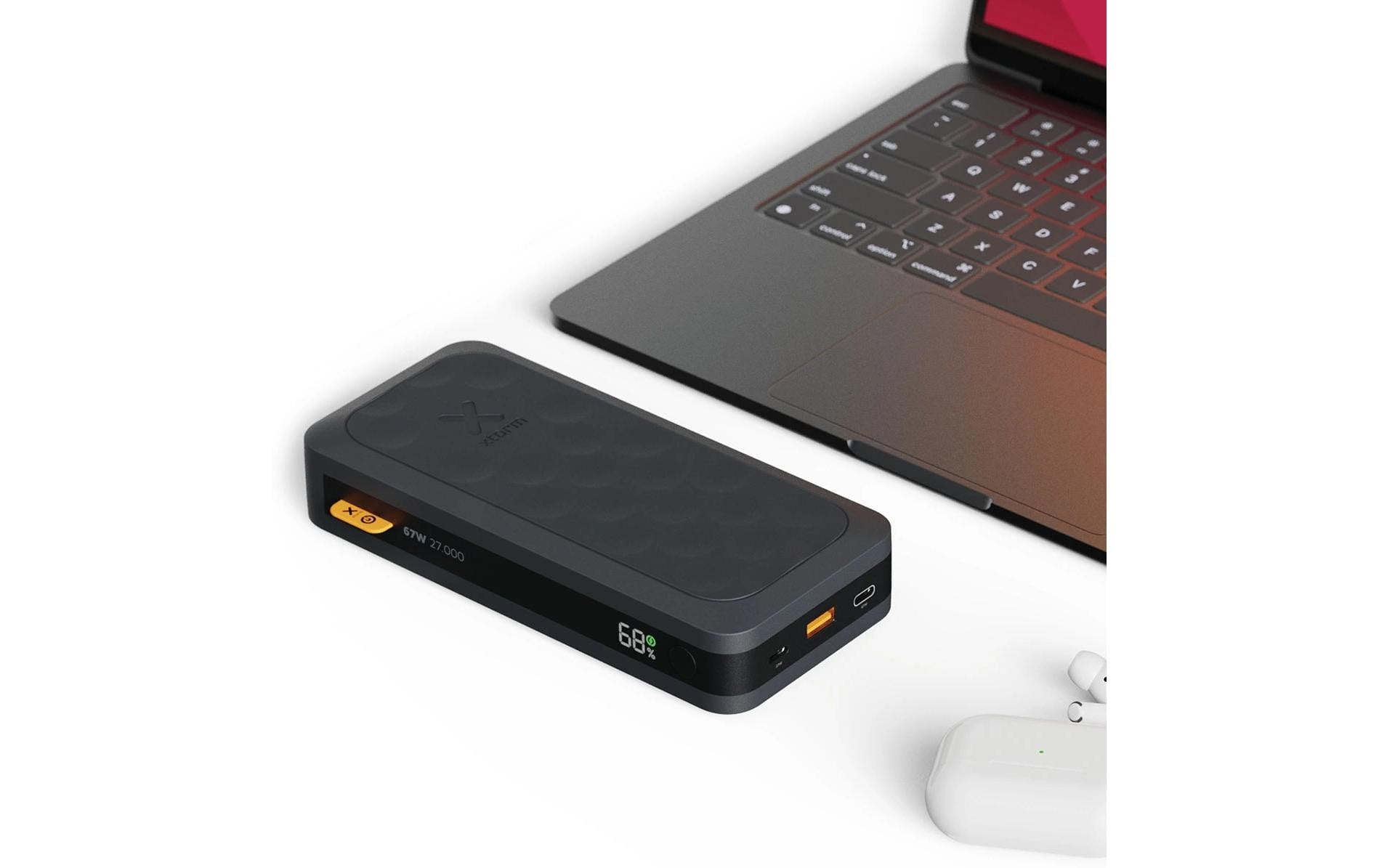 Xtorm Powerbank 27000 mAh, PD 67 W, 2× USB-C, 1× USB-A, Schwarz