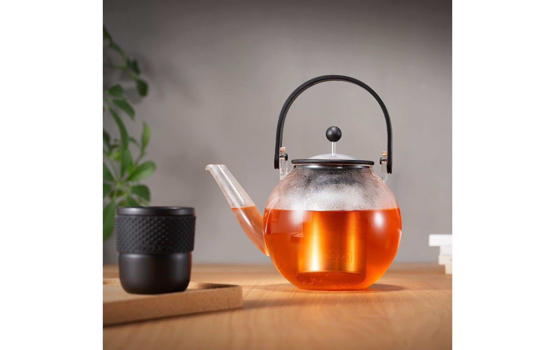Bodum Assam Teebereiter – 1,5 l, Borosilikatglas/Bambus, abnehmbarer Deckel, Edelstahlfilter