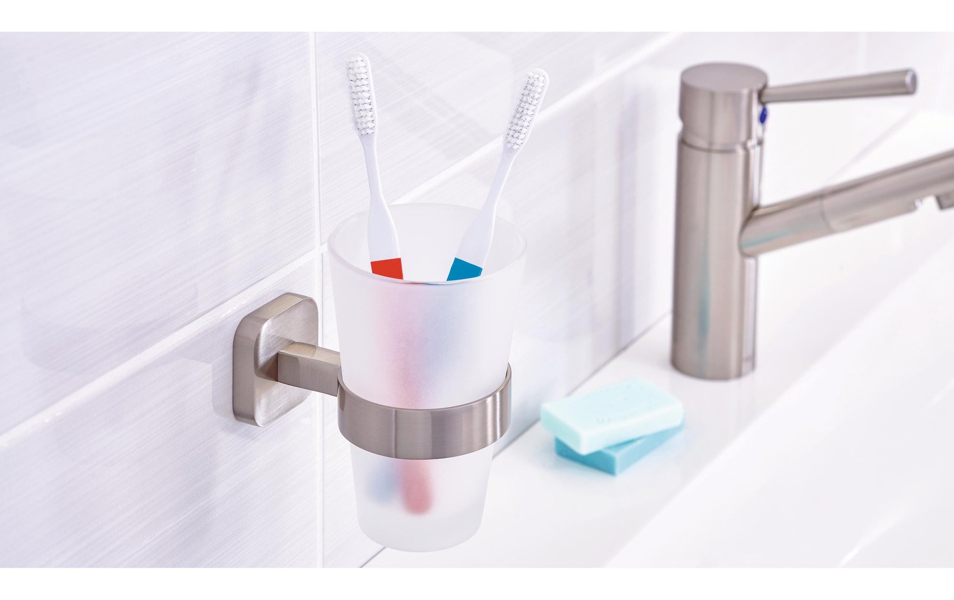 TESA Zahnbecher – Klebemontage – Ø 8 × 12 cm – Silber – Glas/Edelstahl
