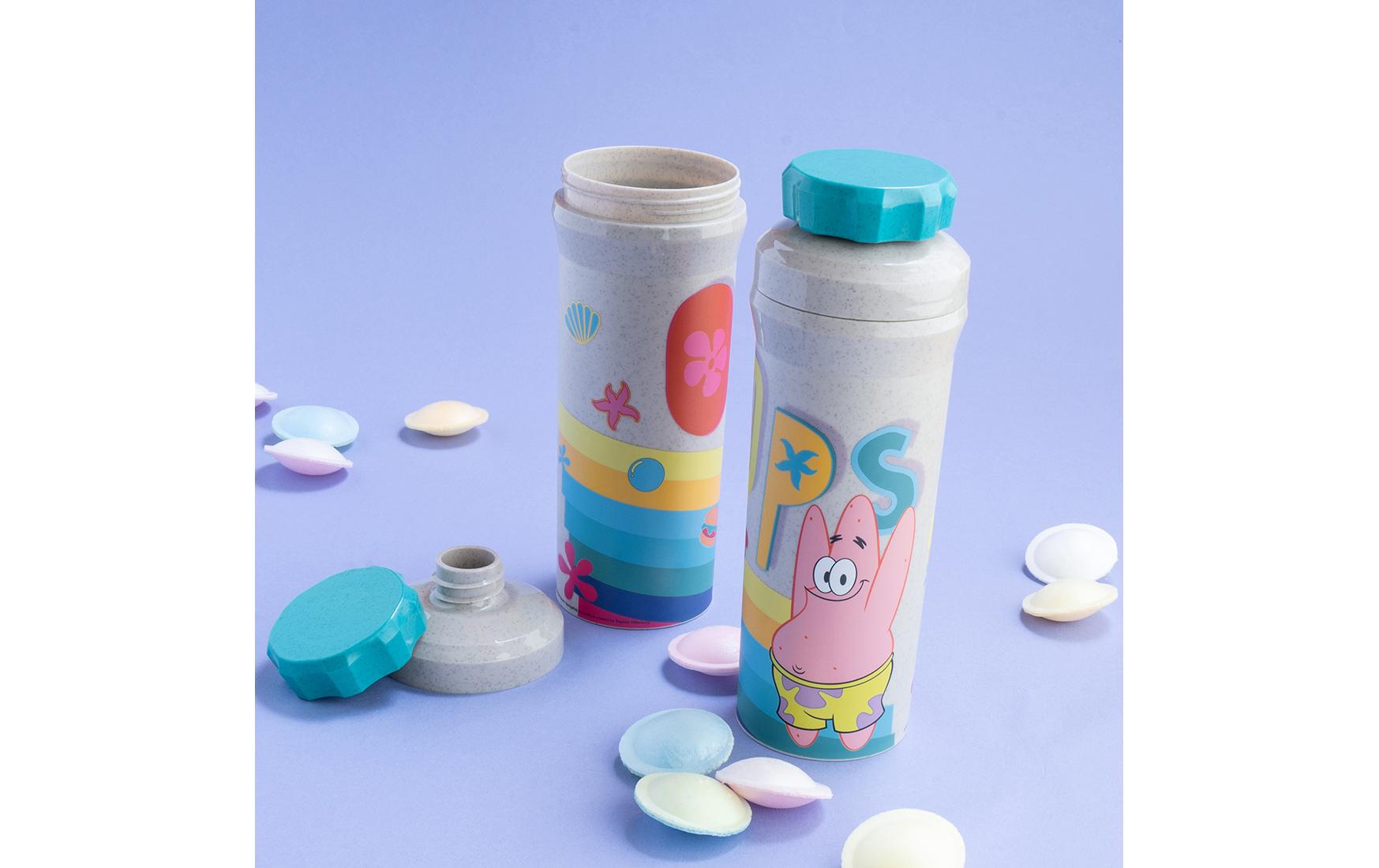 koziol OLLI PATRICK Kindertrinkflasche 500 ml – Biozirkulärer Kunststoff, Schraubverschluss, Sand