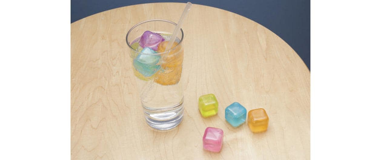 Kikkerland Eiswürfelform – 2,5 × 2,5 × 2,5 cm, Kunststoff (PE), Mehrfarbig, 30 Stk.