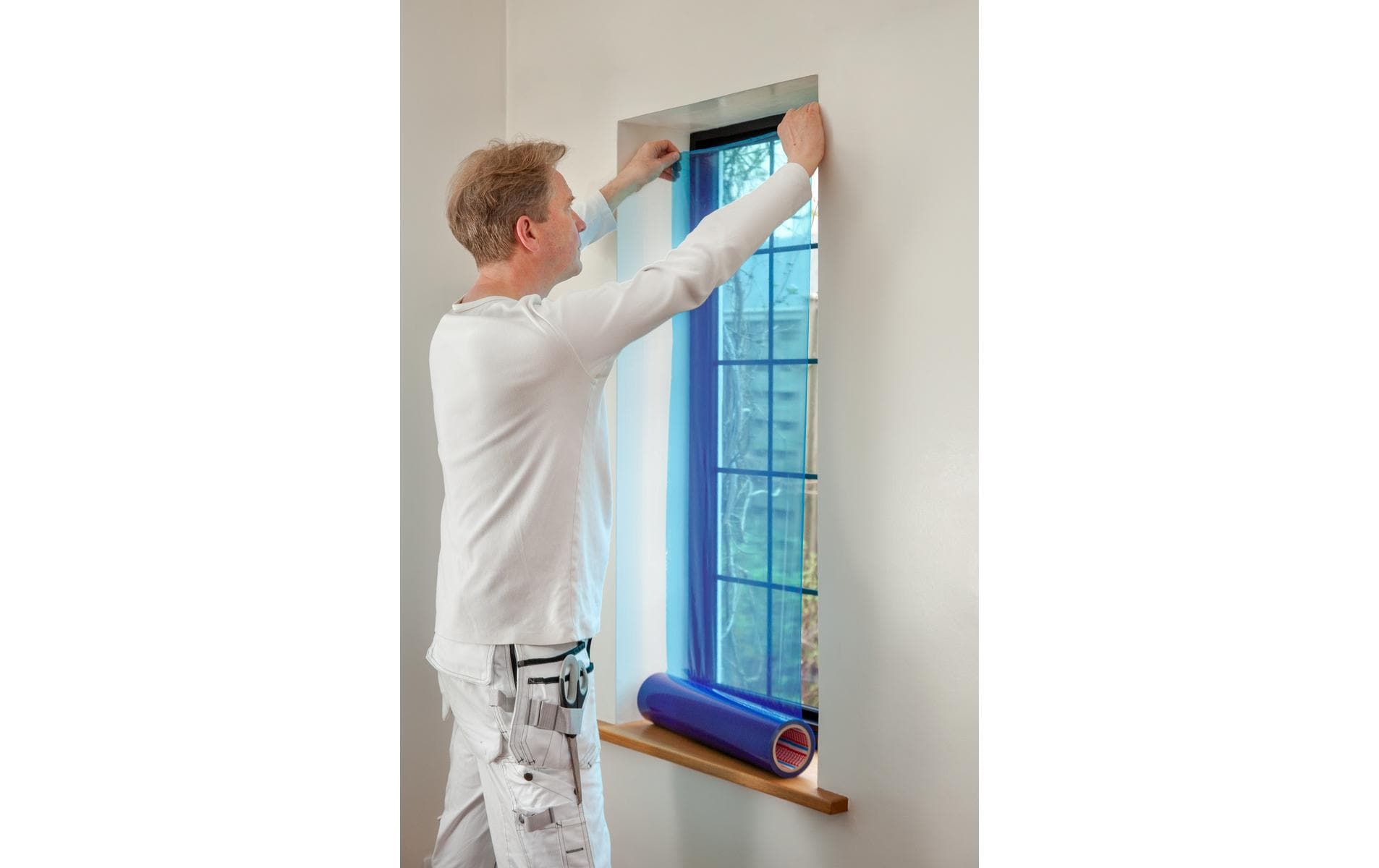 TESA Abdeckfolie – Rolle 750 mm × 100 m, Polyethylen, selbstklebend