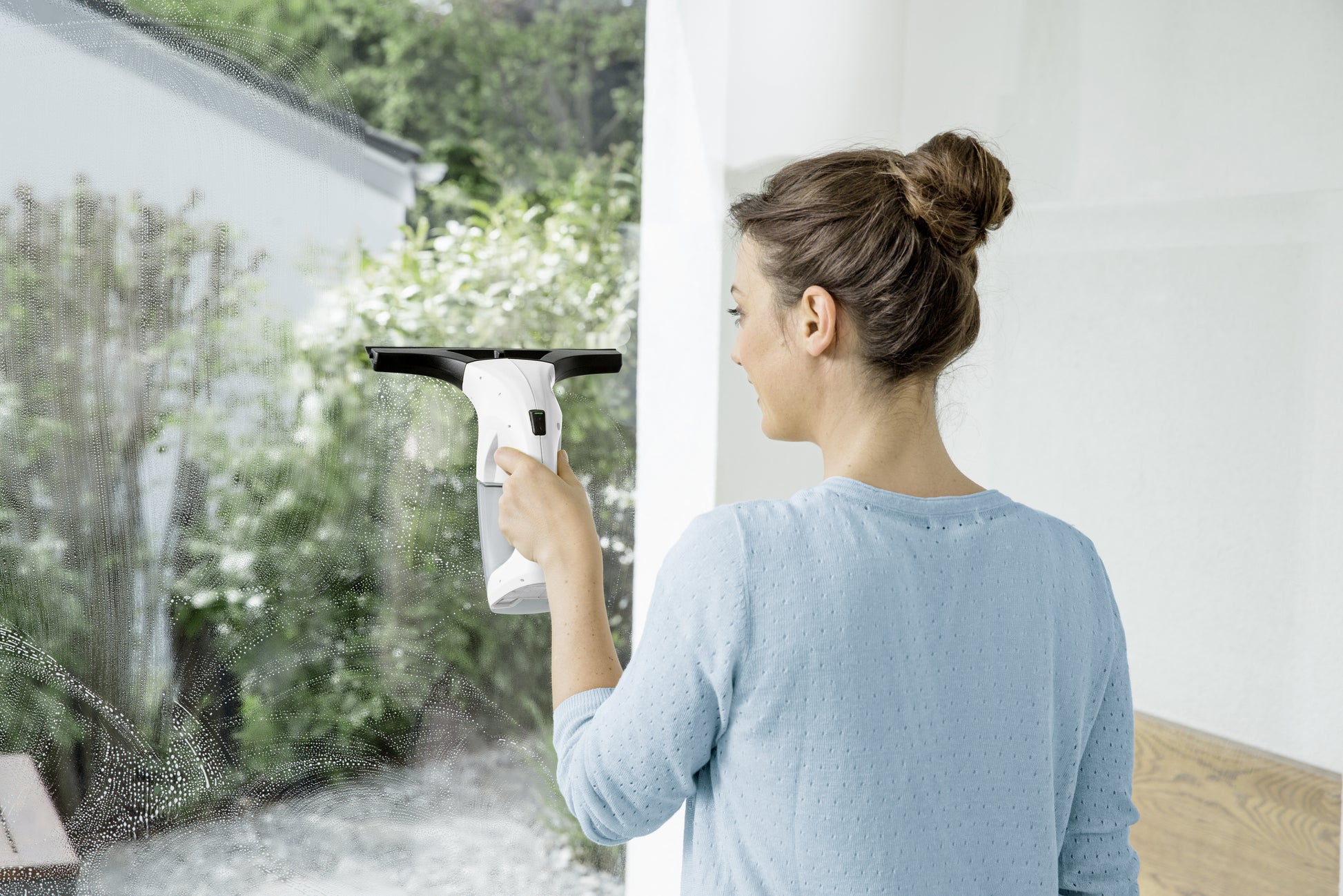 Kärcher WV 1 Plus – Fenstersauger – Arbeitsbreite 28 cm, Laufzeit 25 min, Tank 100 ml, 70 m², Weiss