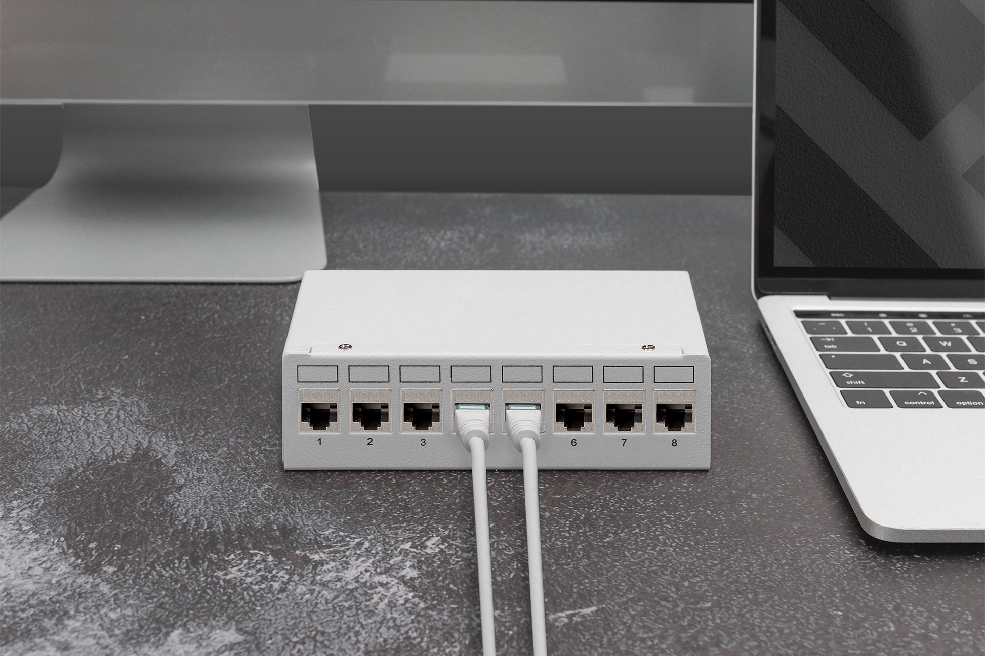 Digitus Keystone-Modul – Cat6a (10GBase-T), geschirmt, RJ-45 auf LSA, flach, PoE (802.3af/at/bt), 8 Stk.
