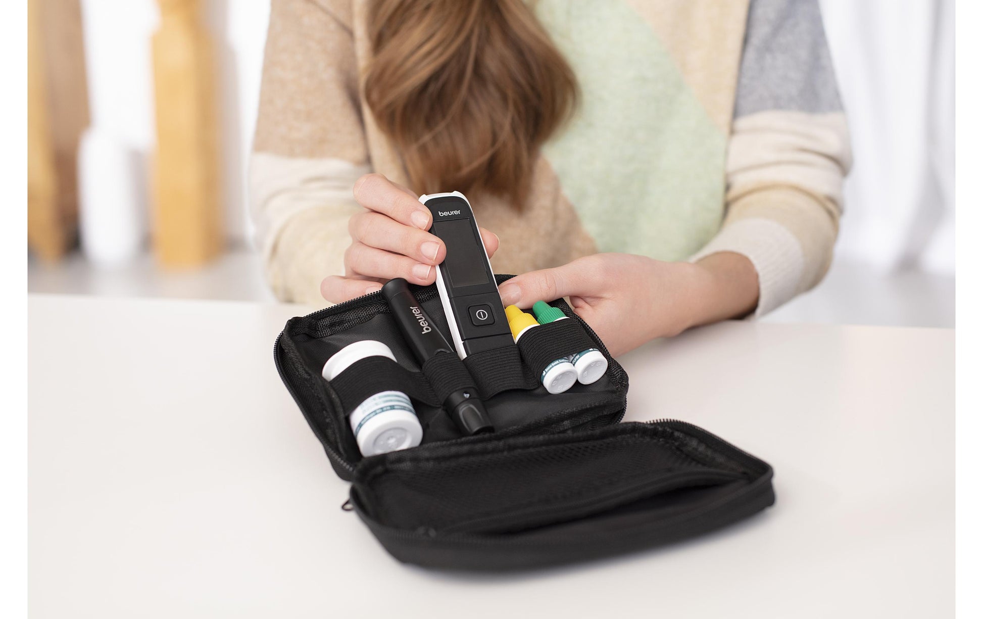 Beurer Blutzuckermessgerät GL 60 – USB, App-kompatibel, 900 Messwerte, 5 s Messdauer, Blutmenge 5 µl