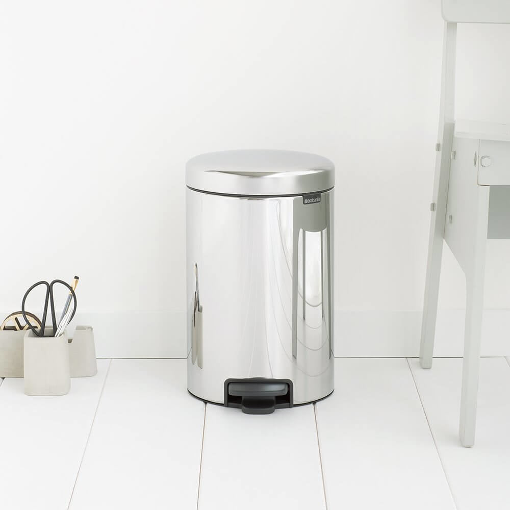 Brabantia NewIcon Treteimer – 12 l – Edelstahl, rund – Anti-Rutsch-Basis