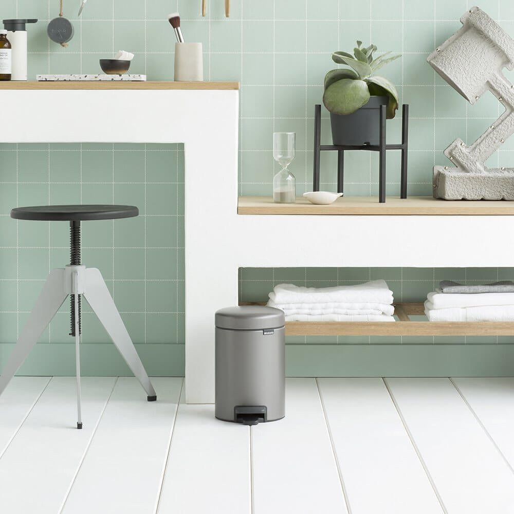 Brabantia NewIcon Treteimer – 3 l – Edelstahl, rund – mit Innenkübel, Anti-Rutsch