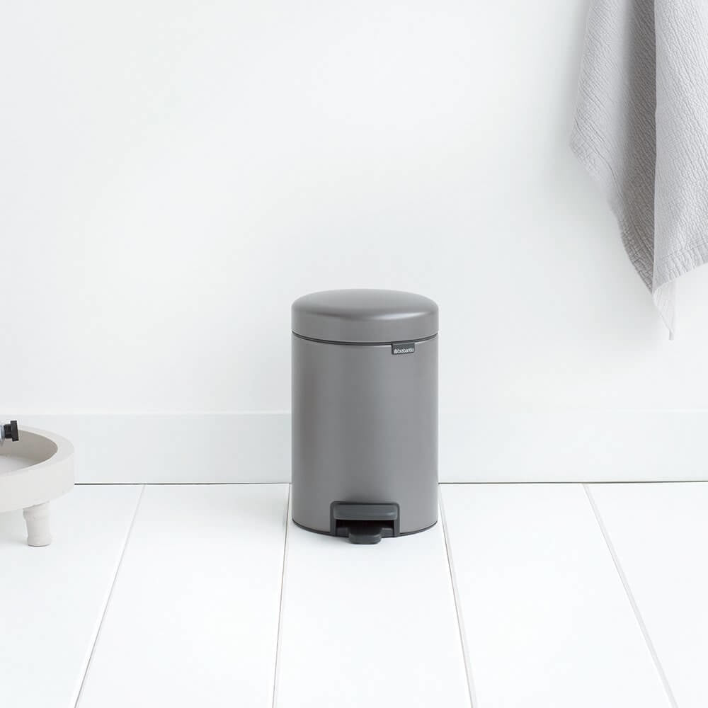 Brabantia NewIcon Treteimer – 3 l – Edelstahl, rund – mit Innenkübel, Anti-Rutsch