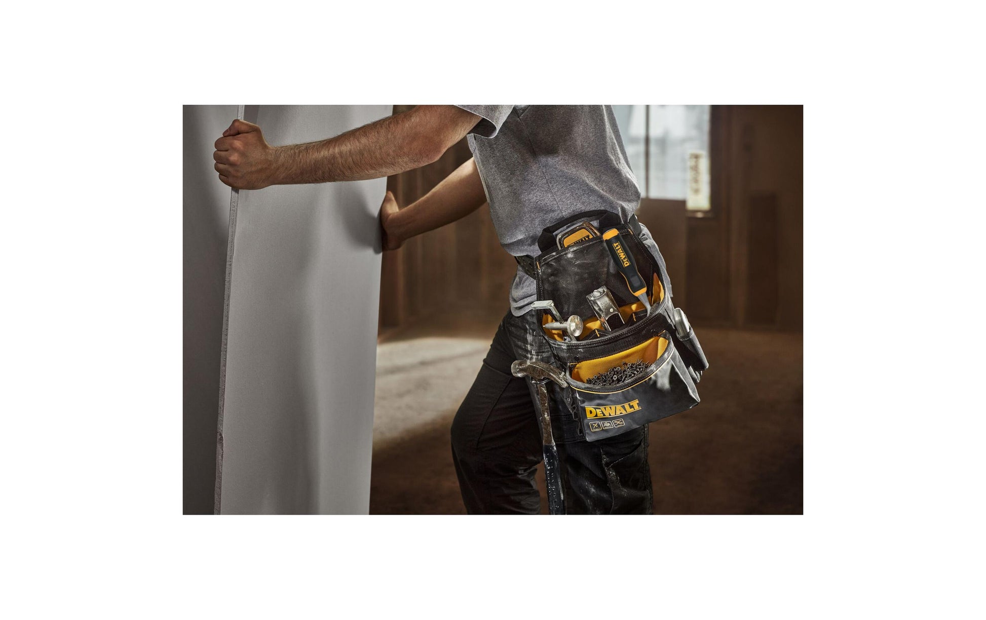 Dewalt Gürteltasche – 12 Fächer, mit Handgriff, abschliessbar, schwarz, Polyester, B 120 × H 400 × T 120 mm