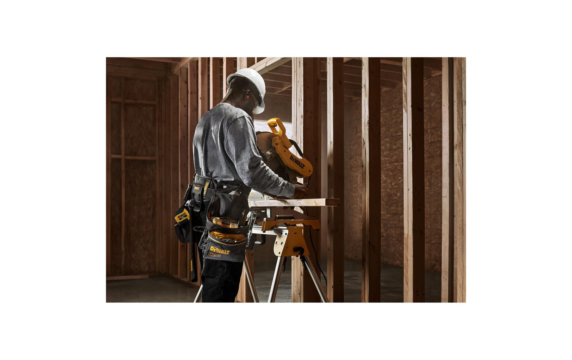 Dewalt Gürteltasche, 1320 mm, 25000 ml, Schwarz