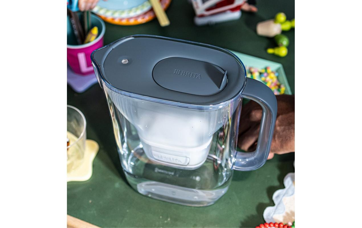 BRITA Style Essential – Wasserfilter-Kanne 2,4 l, Filterwechselanzeige, Kunststoff, Blaugrau