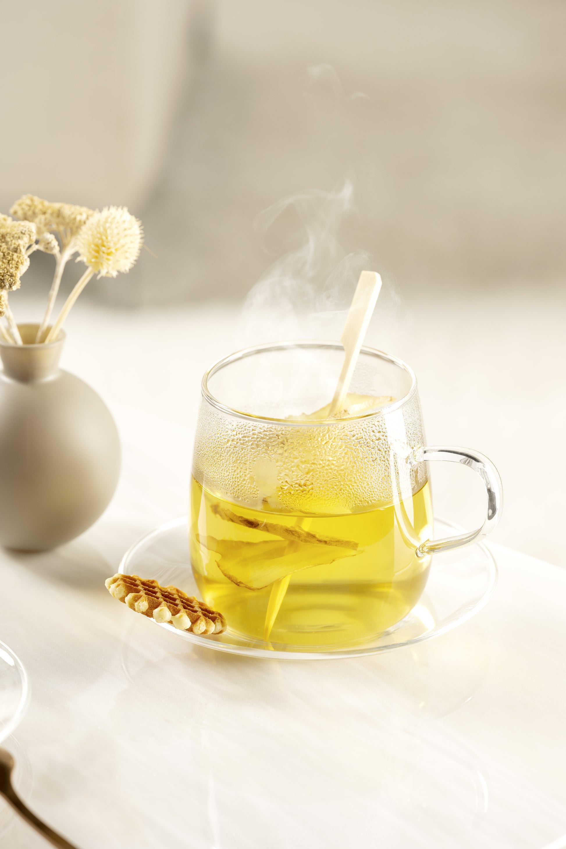 LEONARDO Teetasse – 0,57 l, Glas, transparent, Henkel, spülmaschinenfest, mikrowellenfest, 4 Stück