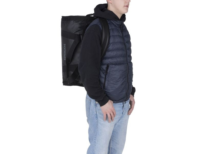 KOOR Sporttasche Sooma – 50 l, aus rPET, schwarz, 37 × 40,5 × 60,5 cm