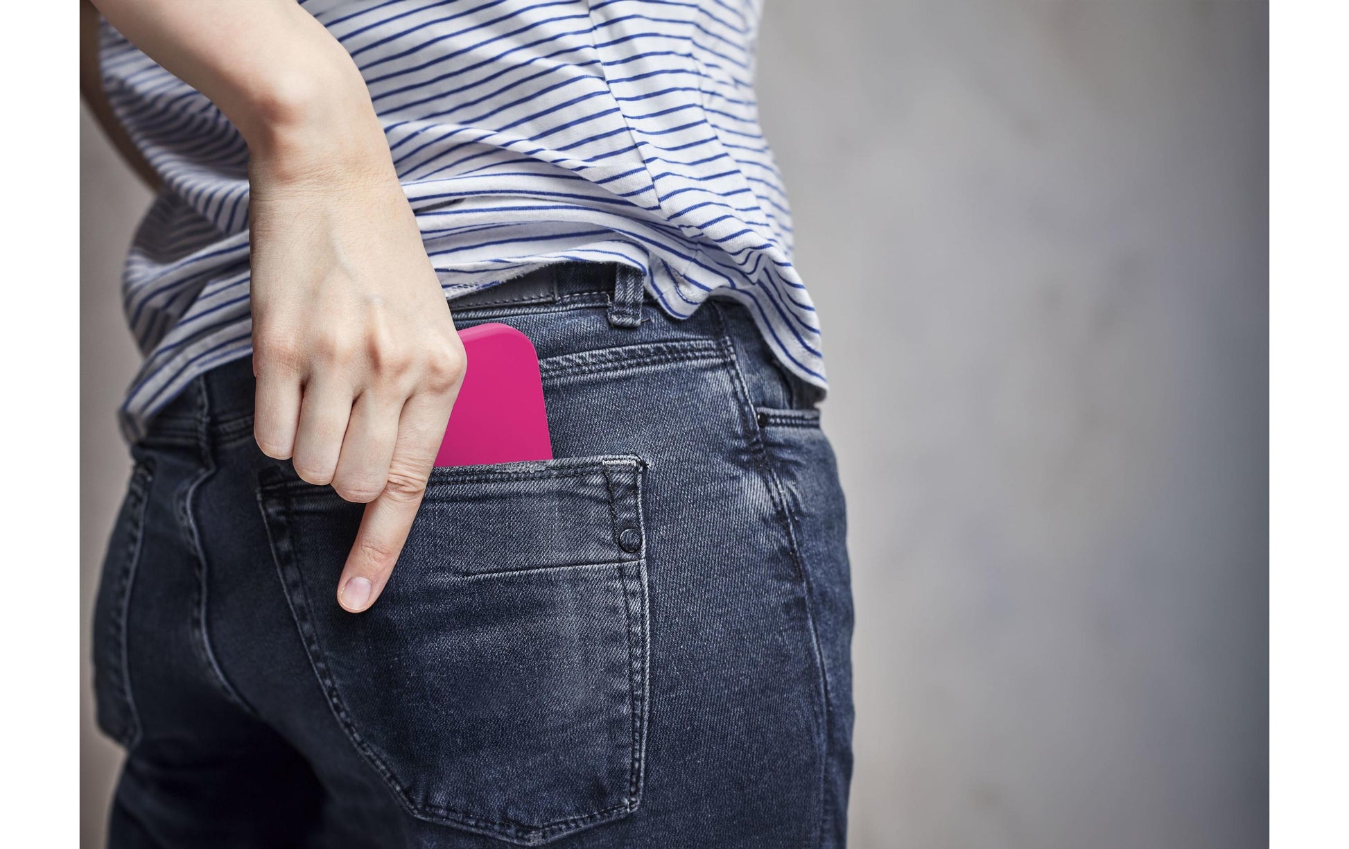 Cellularline Backcover – für Apple iPhone 15 – rosa – Silikon, stossdämpfend