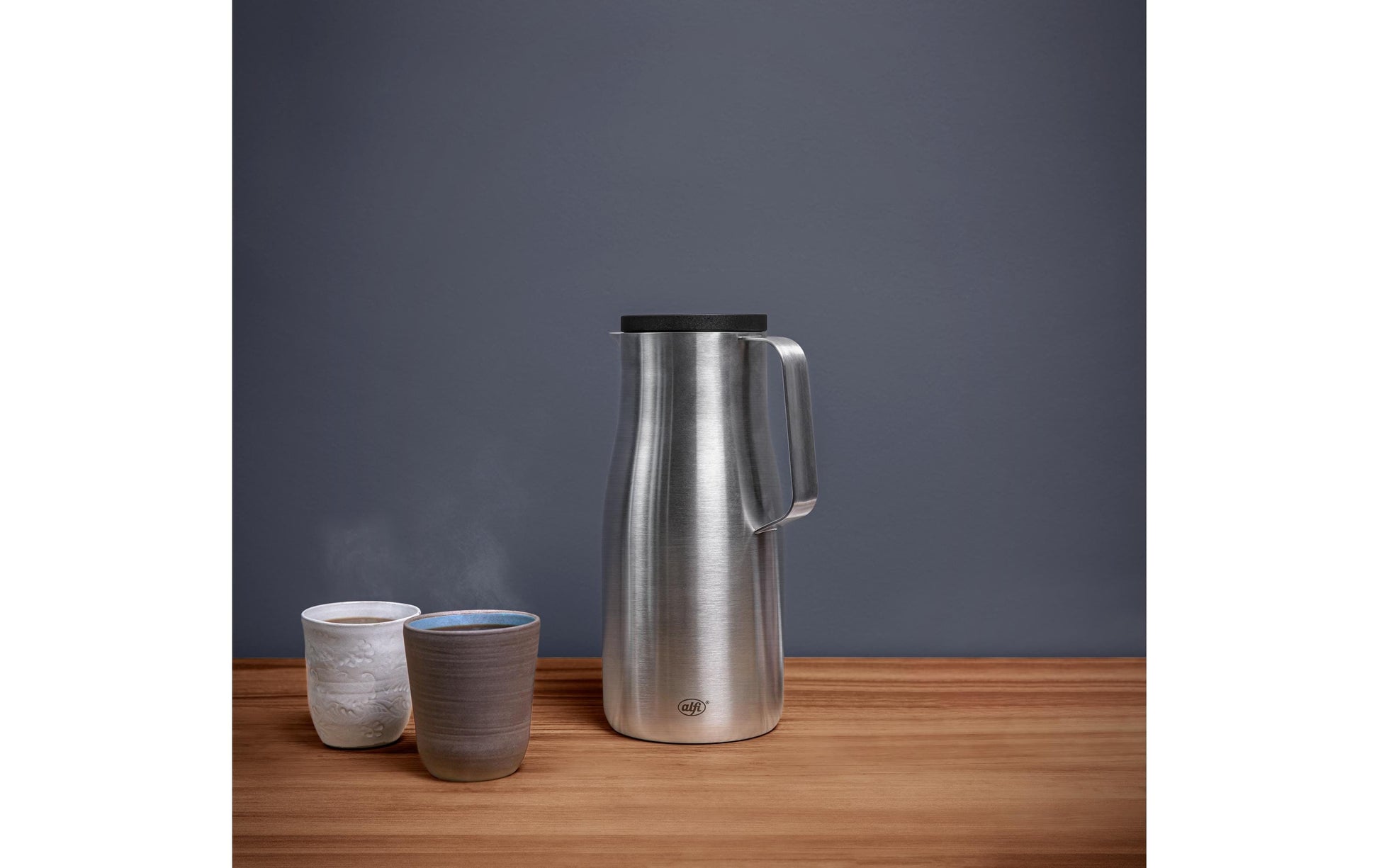 Alfi Thermoskanne Studio – 1,5 l, Edelstahl, Silber, mit Deckel, auslaufsicher