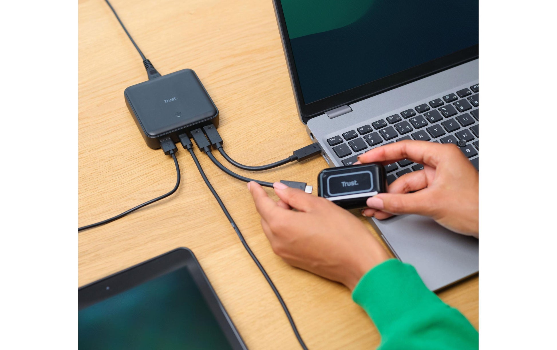 Trust Maxo Ladegerät – 100 W, 4× USB-C