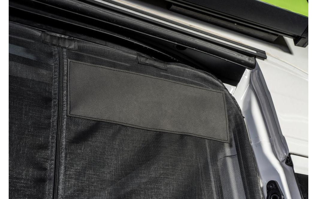 VanQuito Insektenschutznetz – Schwarz – Magnet-Reissverschluss – für VW (Beifahrerseite rechts)