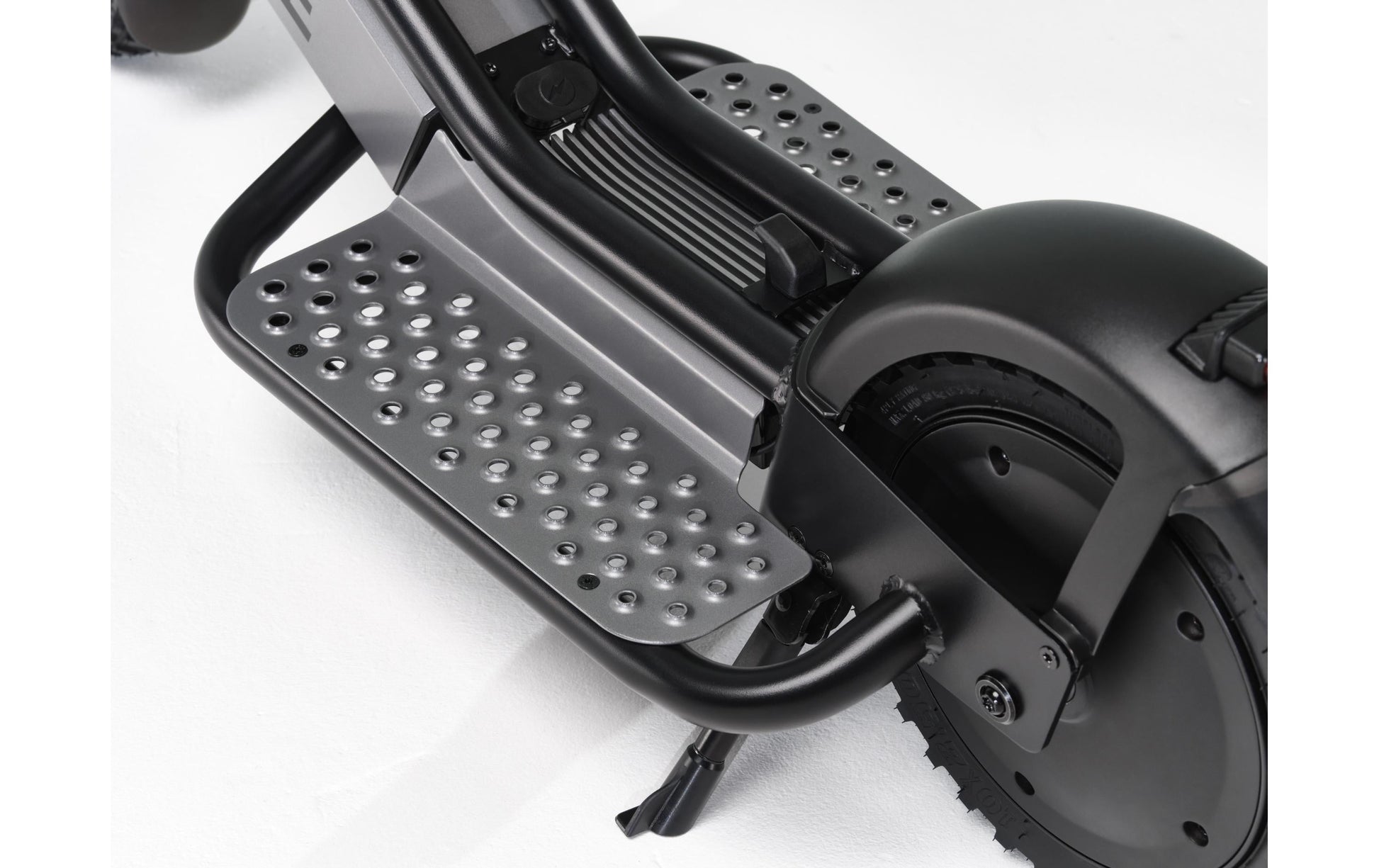 Pure electric Elektrischer Scooter – 900 W, faltbar, zugelassen – 12 Ah, bis 40 km Reichweite – schwarz