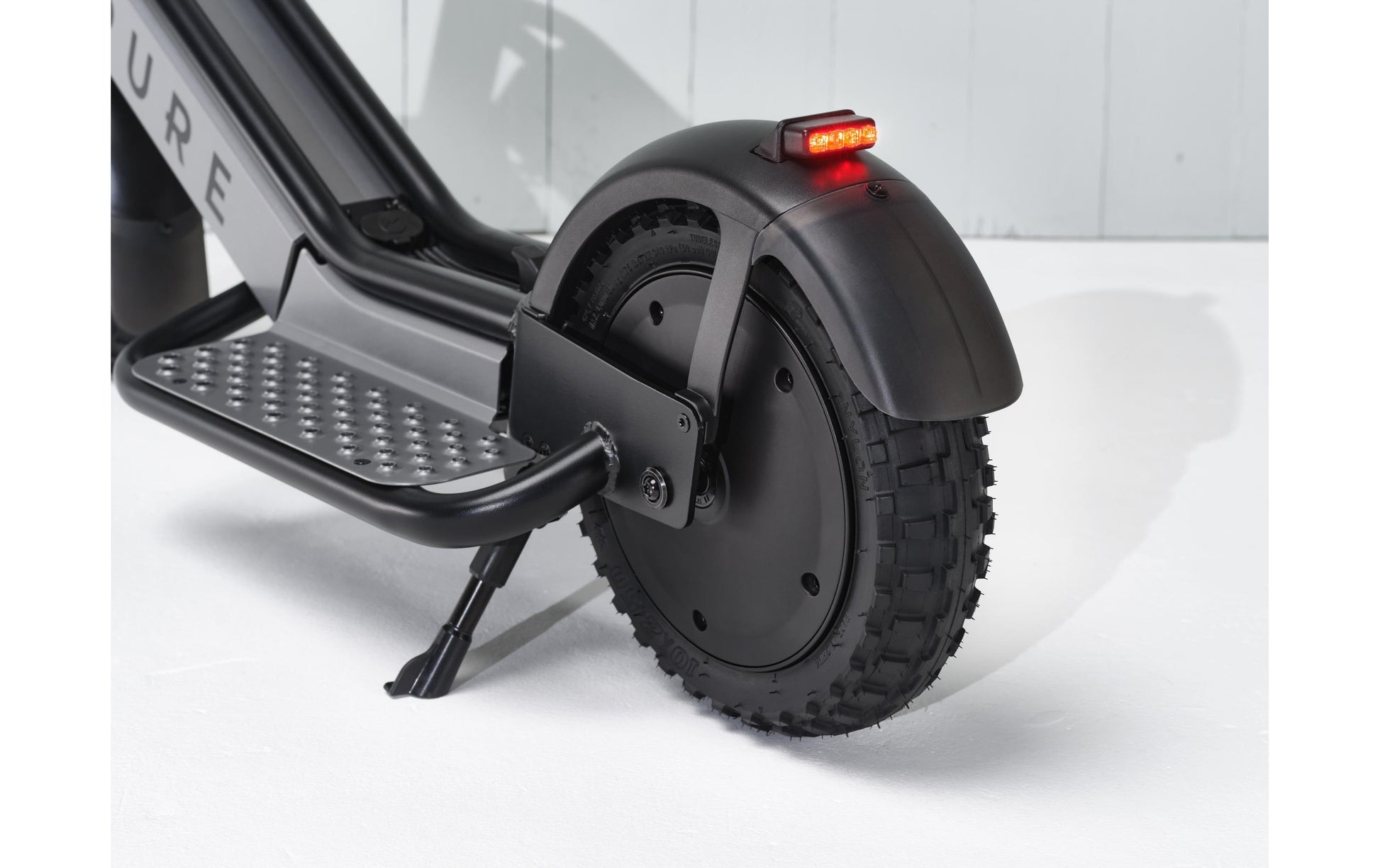 Pure electric Elektrischer Scooter – 900 W, faltbar, zugelassen – 12 Ah, bis 40 km Reichweite – schwarz